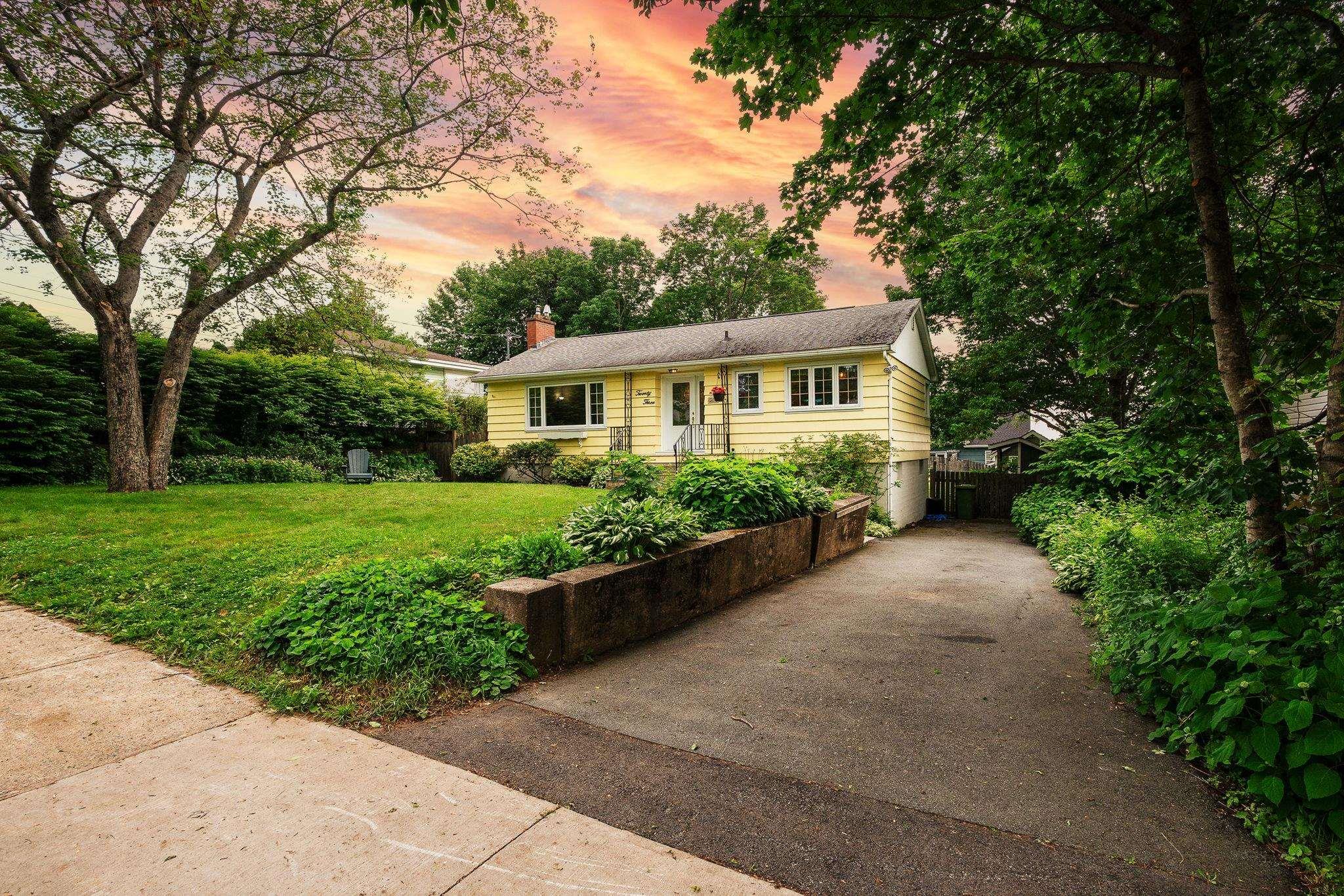 Thumbnail image for 23 Brigadoon Ave MLS<sup>®</sup> 202616388
