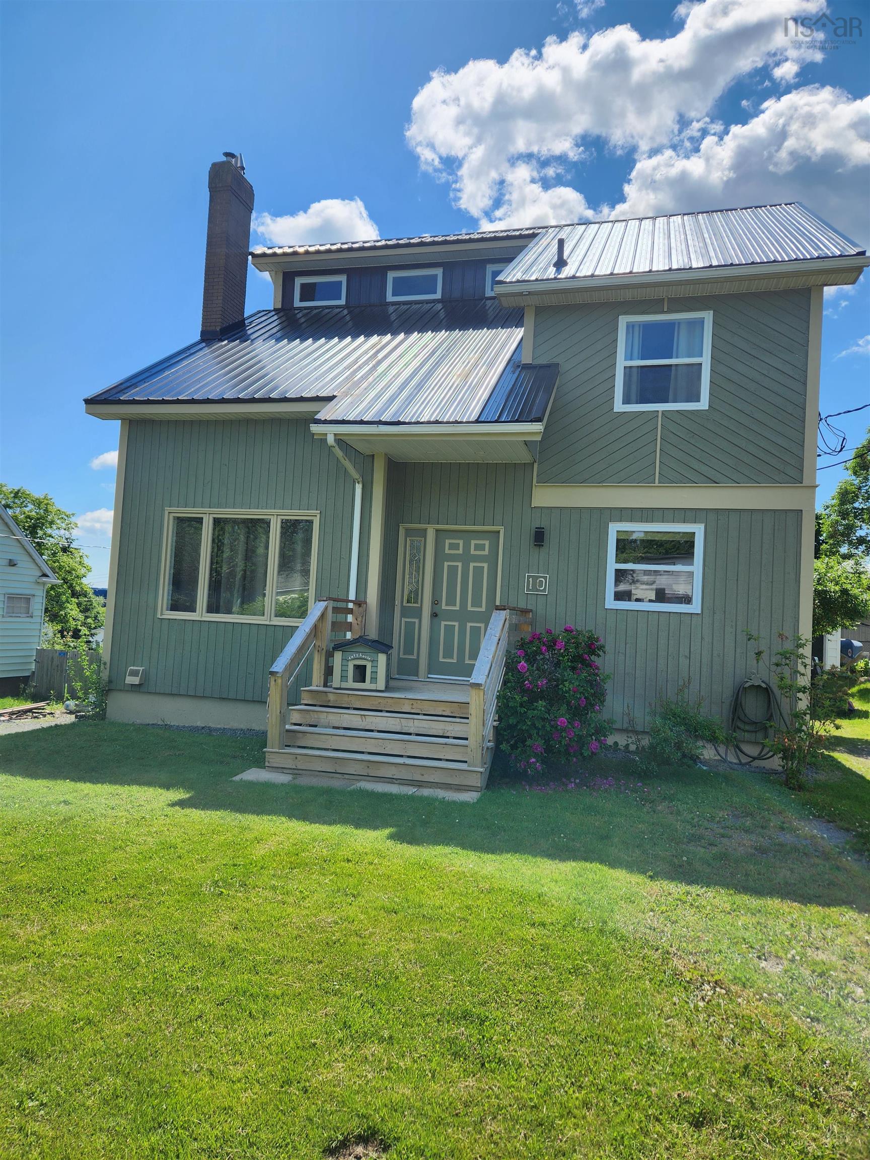 Thumbnail image for 10 Fader Street MLS<sup>®</sup> 202616427