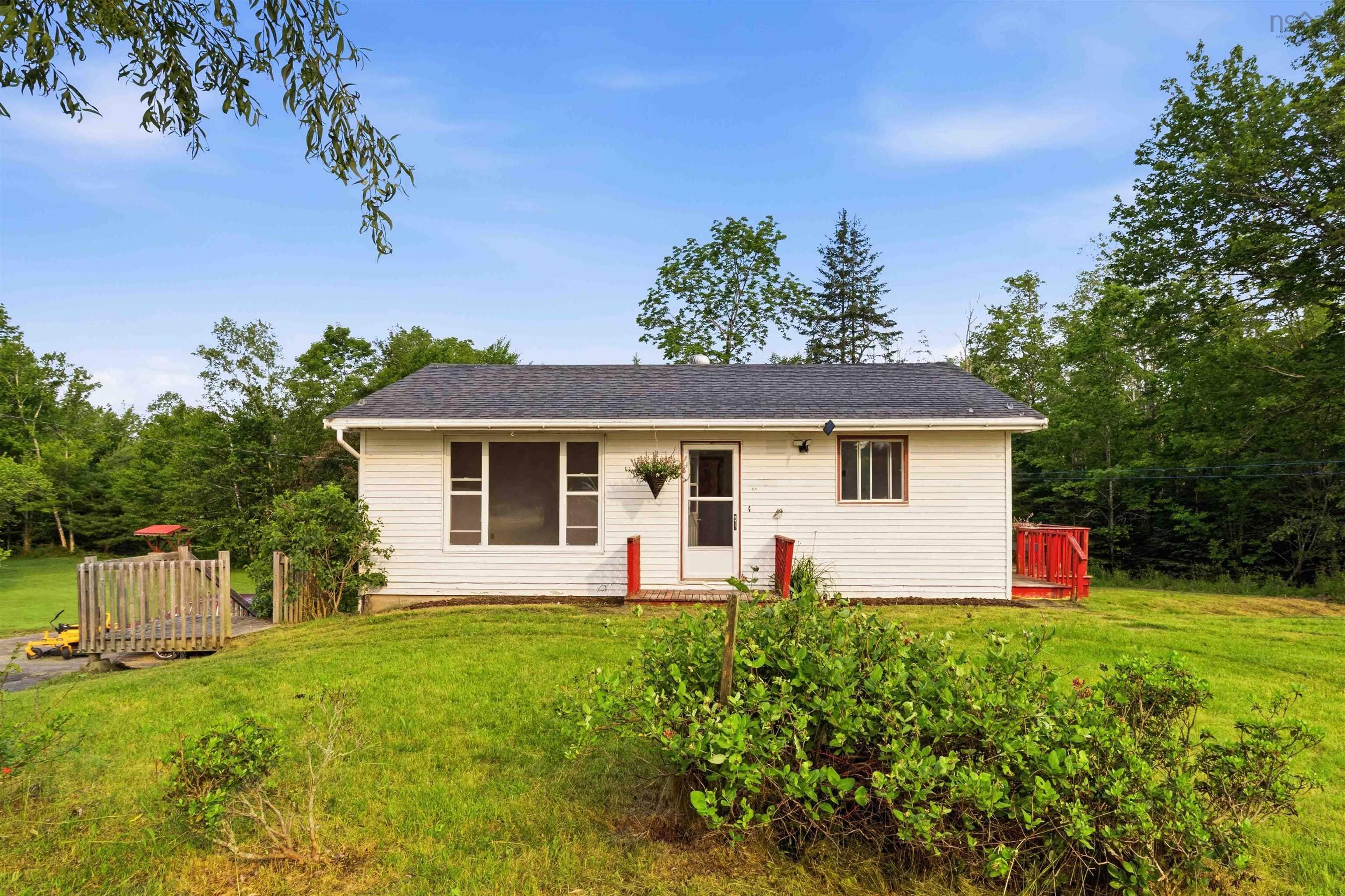 Thumbnail image for 52 Vince Way MLS<sup>®</sup> 202616456