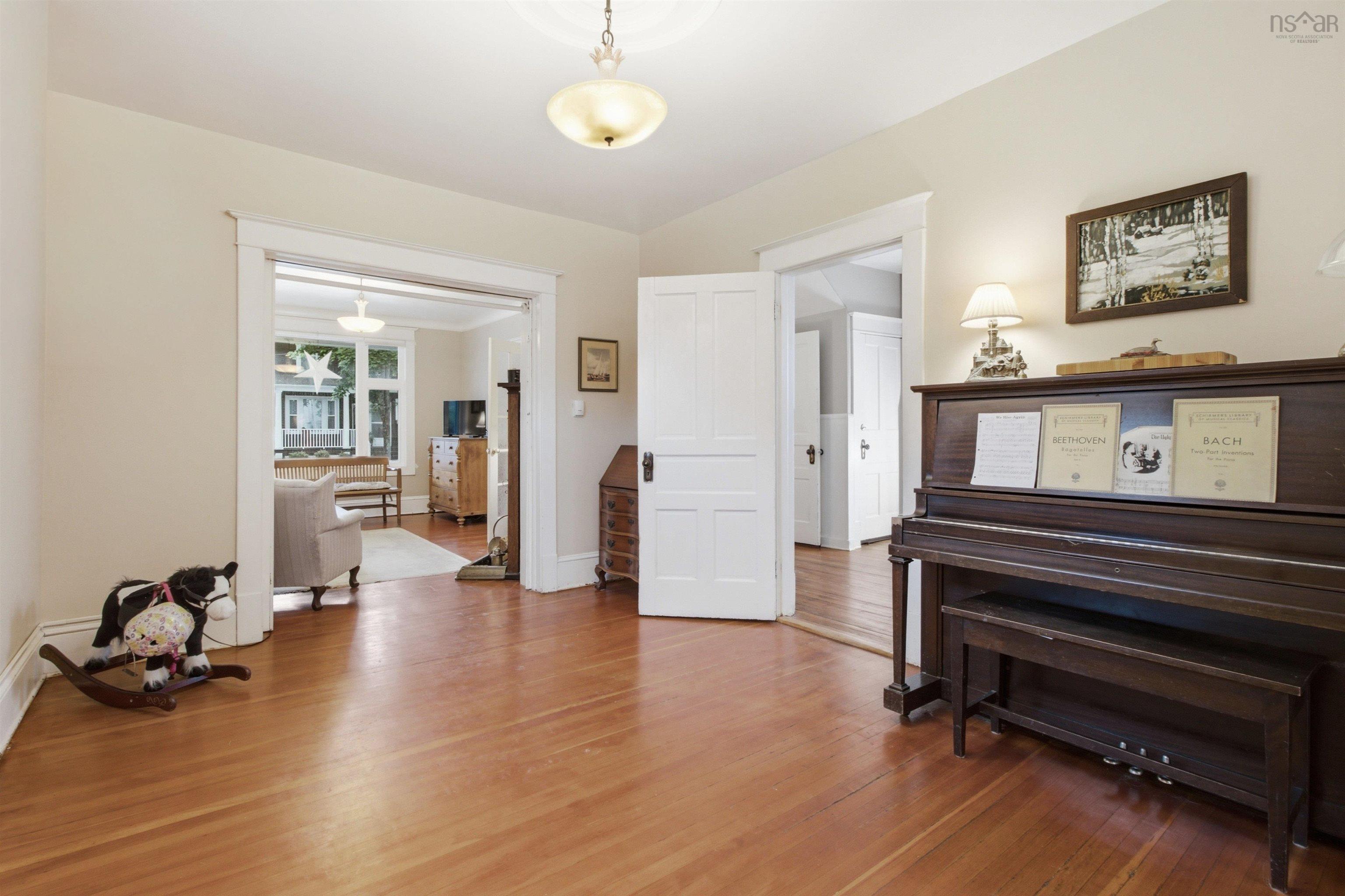 View image 10