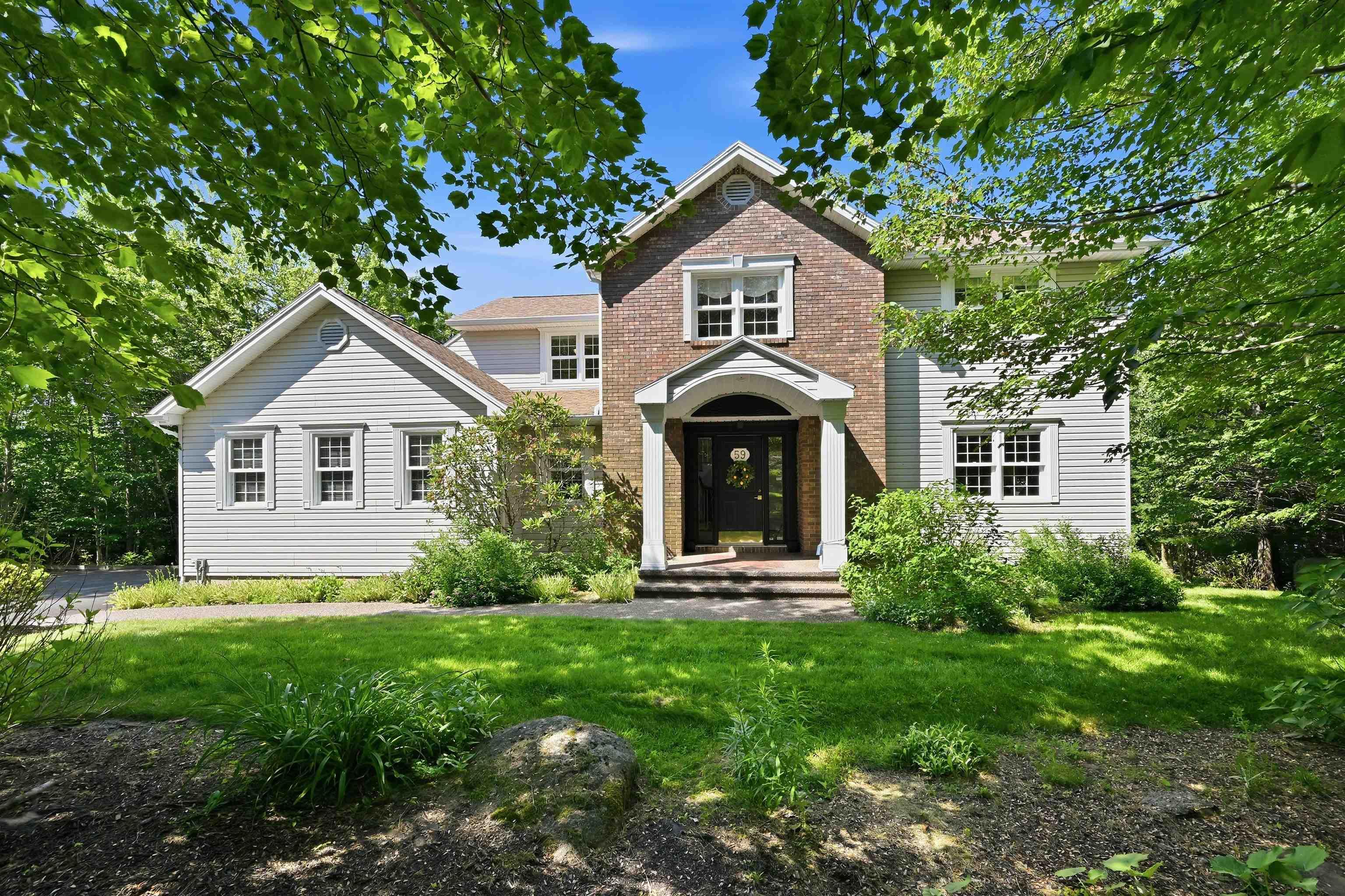 Thumbnail image for 59 Long Lake Drive MLS<sup>®</sup> 202616533