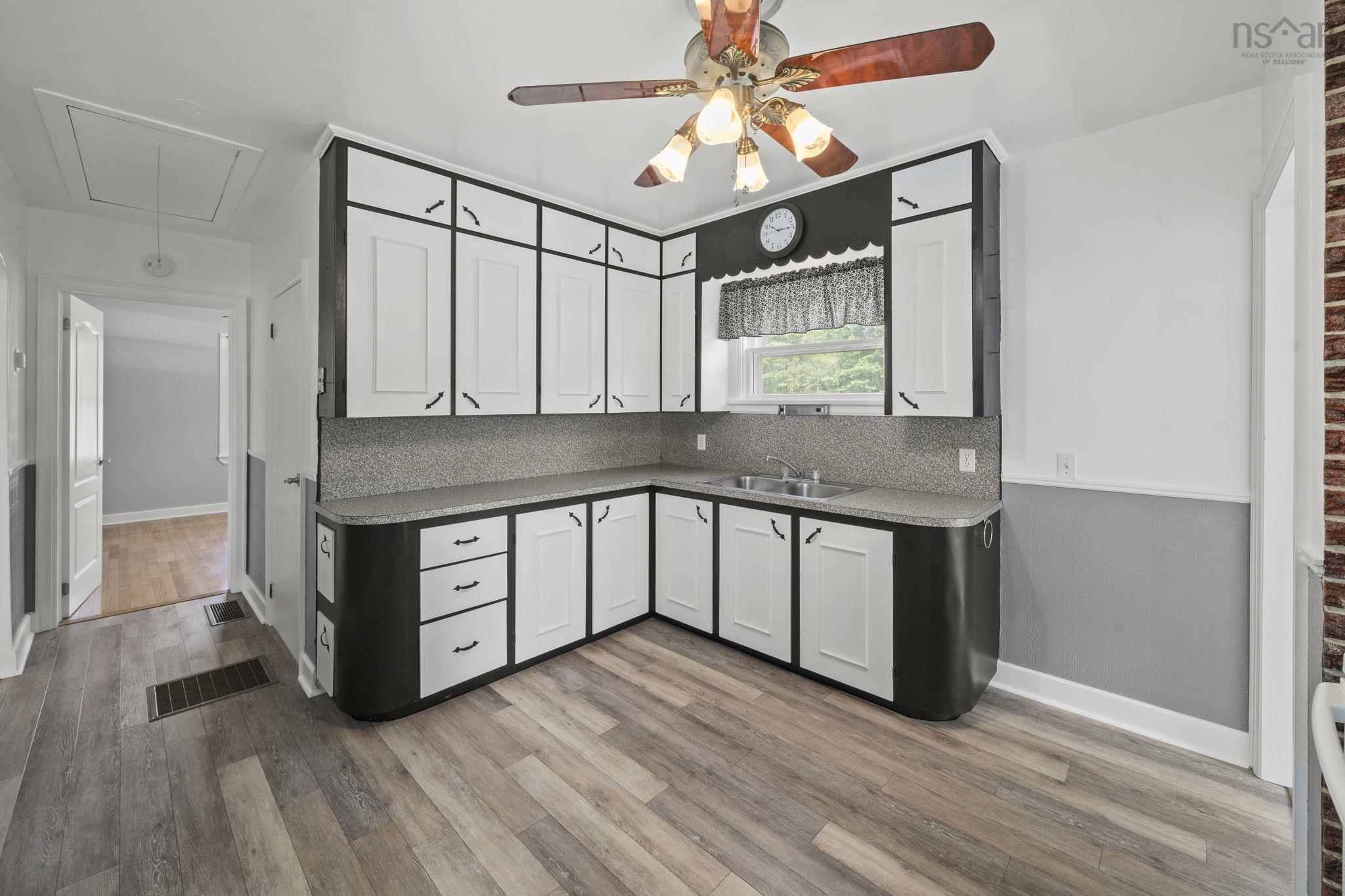 View image 11