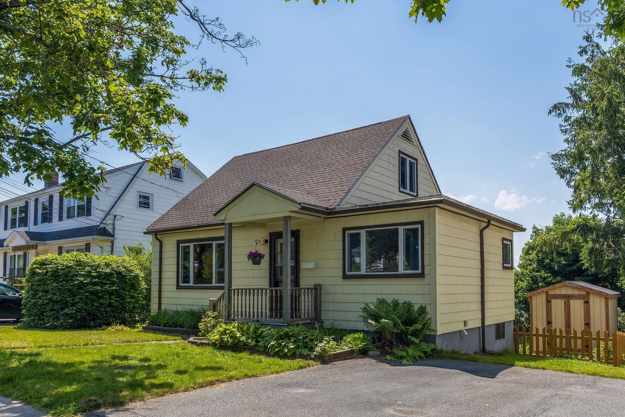 Thumbnail image for 3824 Basinview Drive MLS<sup>®</sup> 202616738