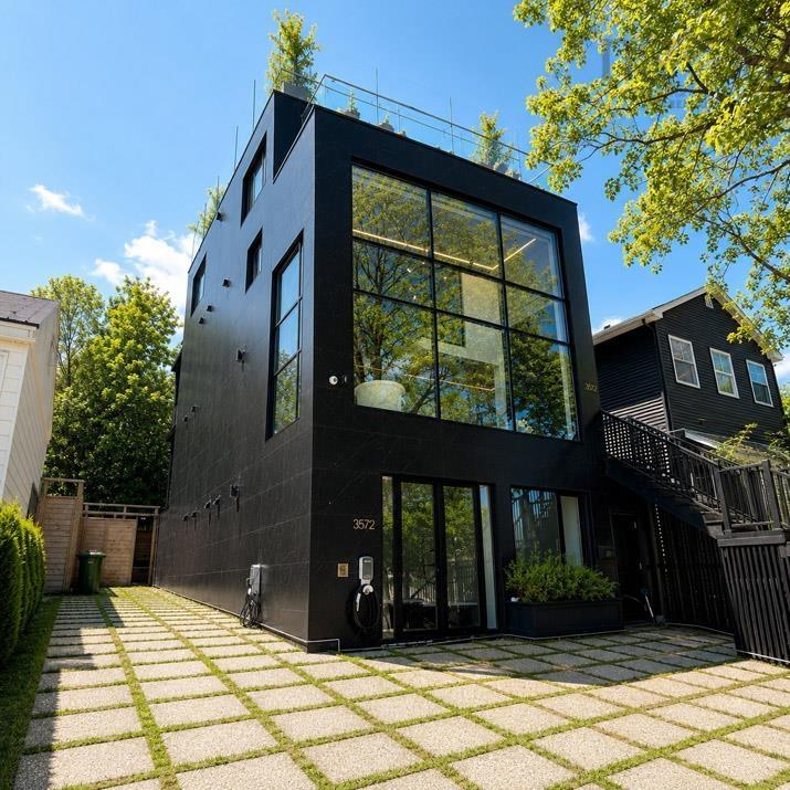 Thumbnail image for 3572/3574 Acadia Street MLS<sup>®</sup> 202616763