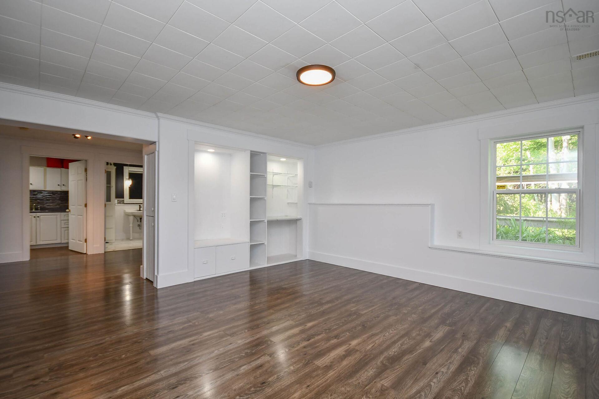 View image 18