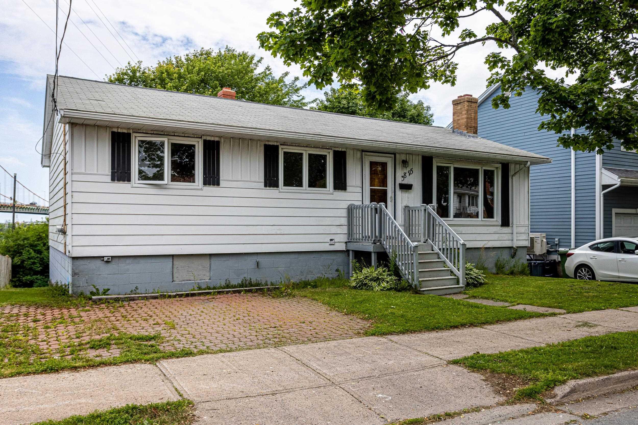 Thumbnail image for 3895 Kencrest Avenue MLS<sup>®</sup> 202617174