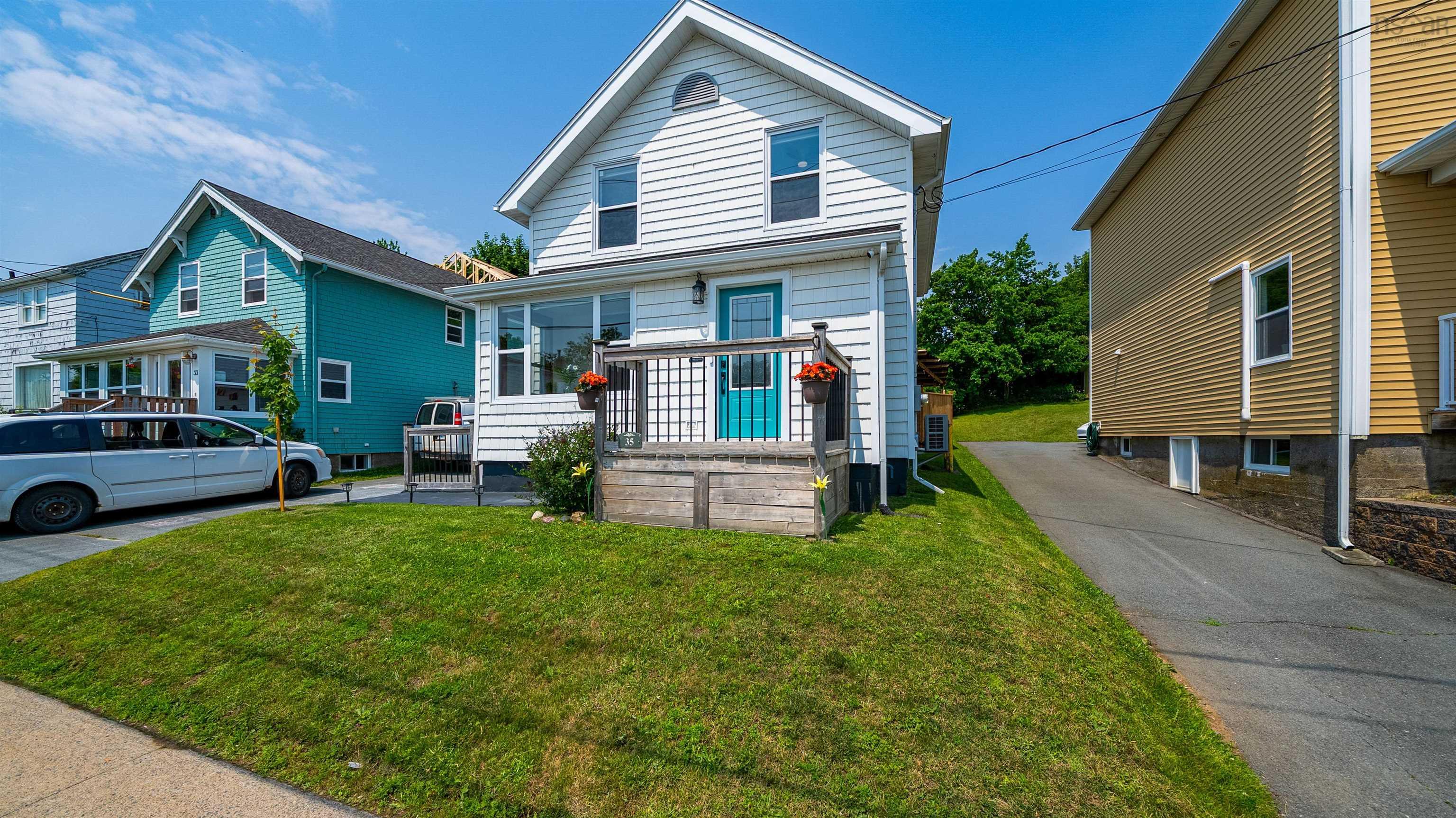 Thumbnail image for 35 Thistle Street MLS<sup>®</sup> 202617213