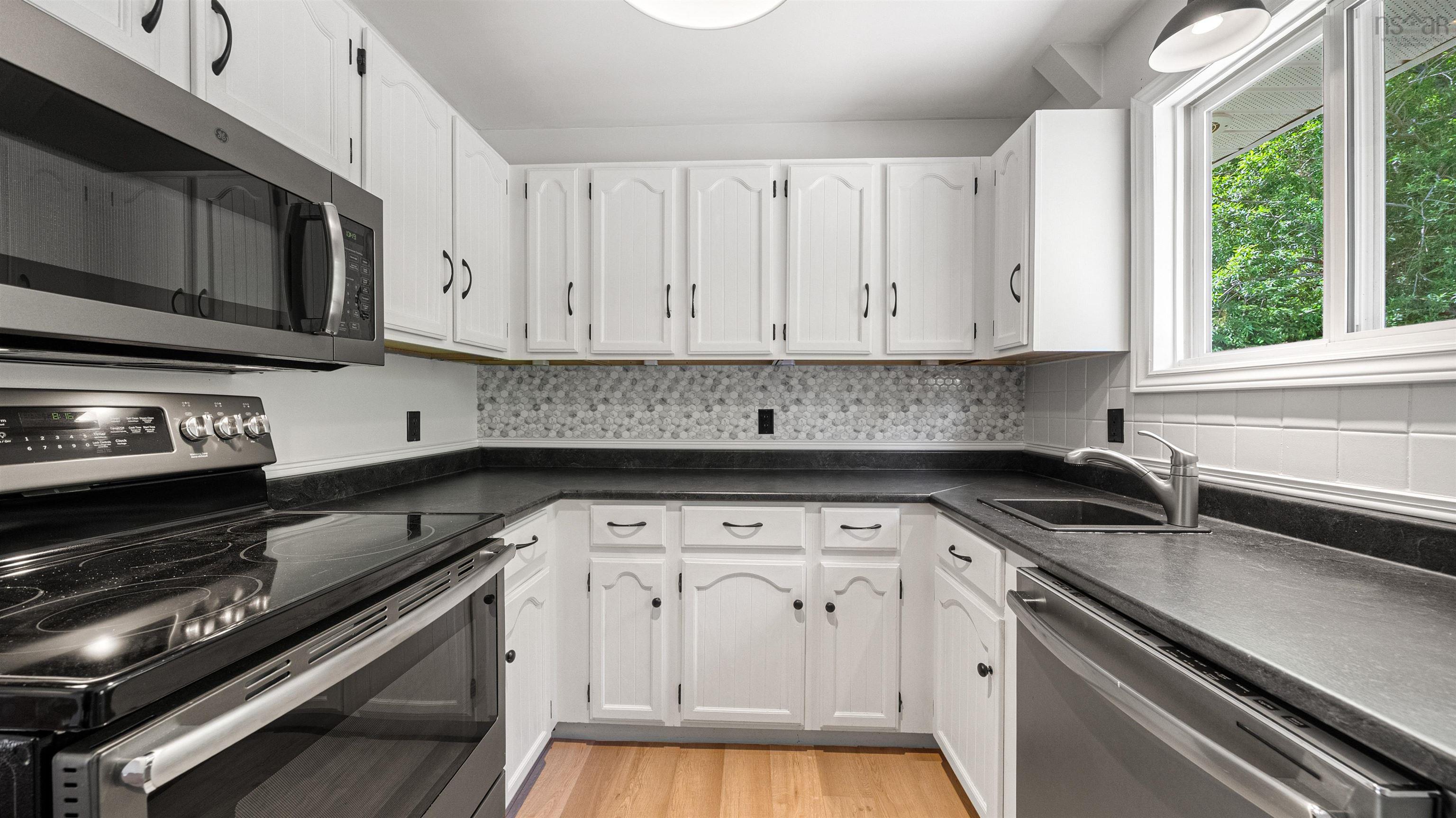 View image 12