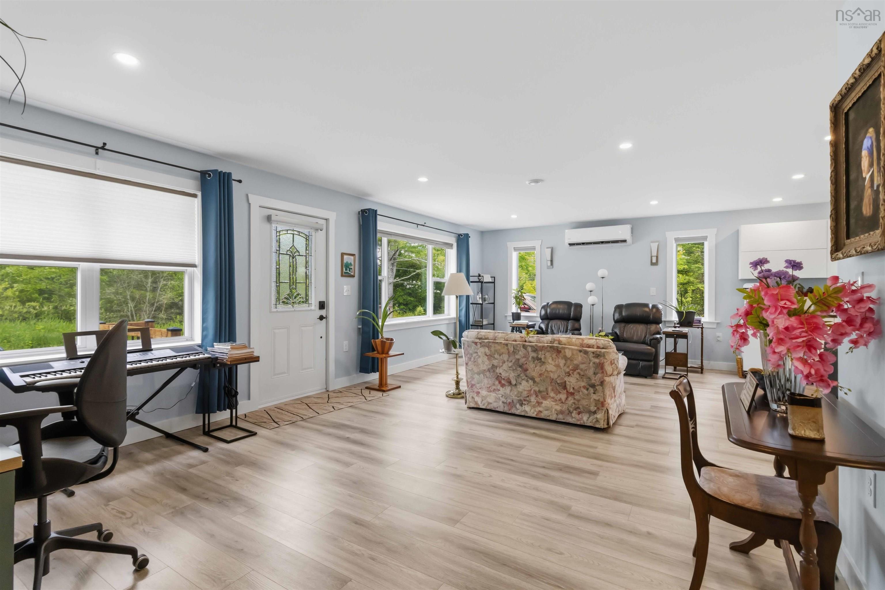 View image 11