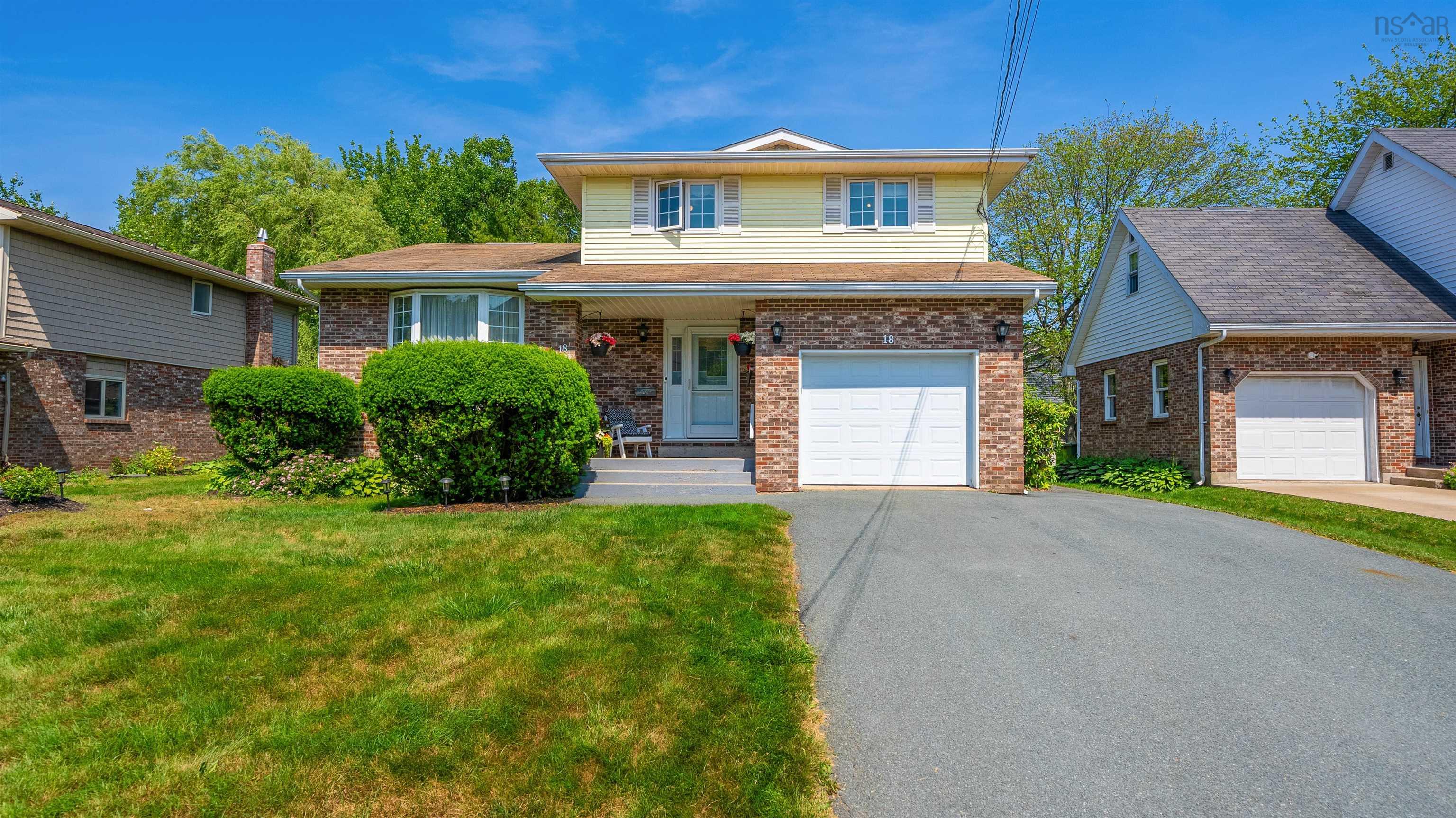Thumbnail image for 18 Flagstone Drive MLS<sup>®</sup> 202617293