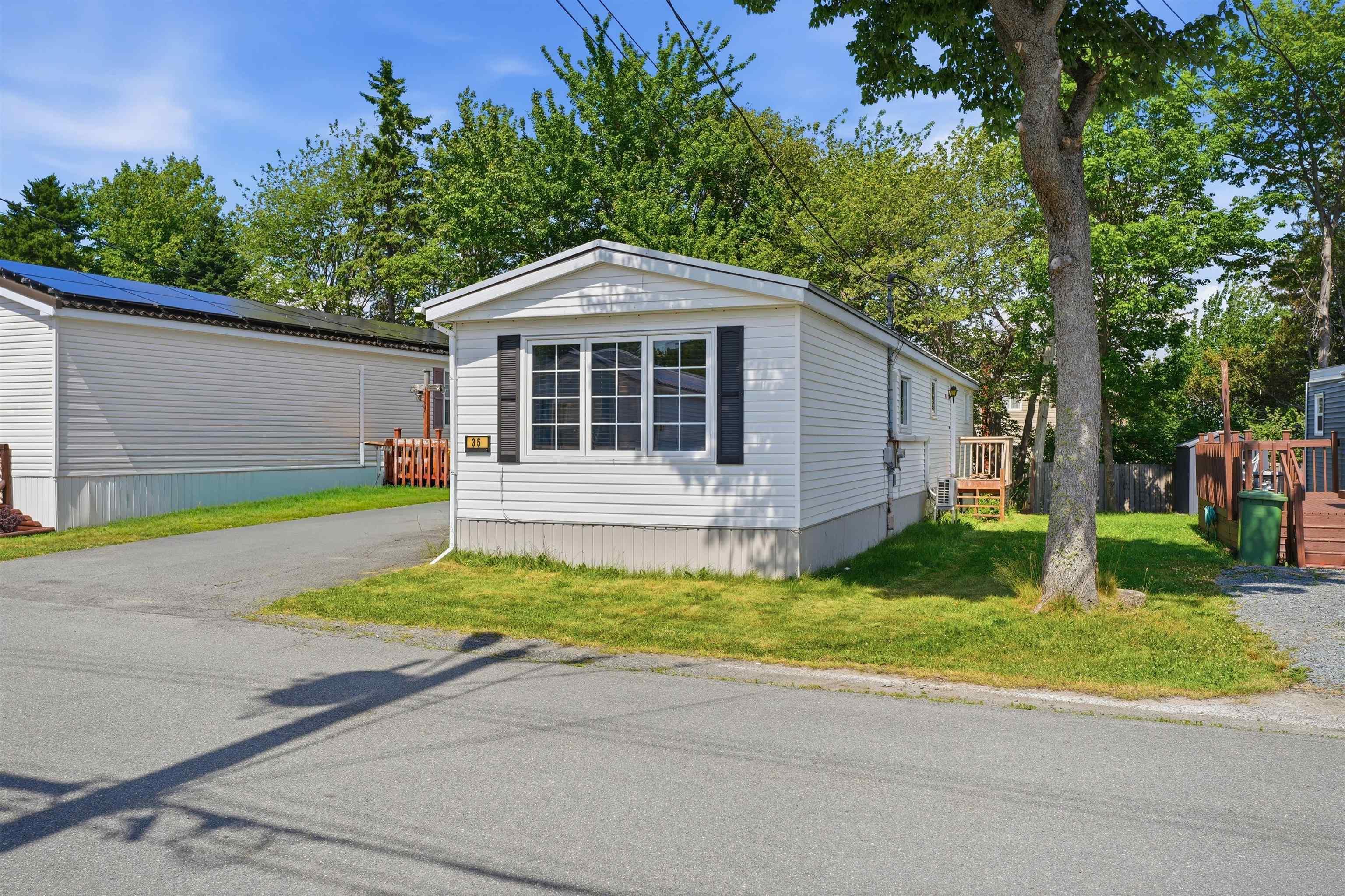 Thumbnail image for 35 Glenda Crescent MLS<sup>®</sup> 202617299