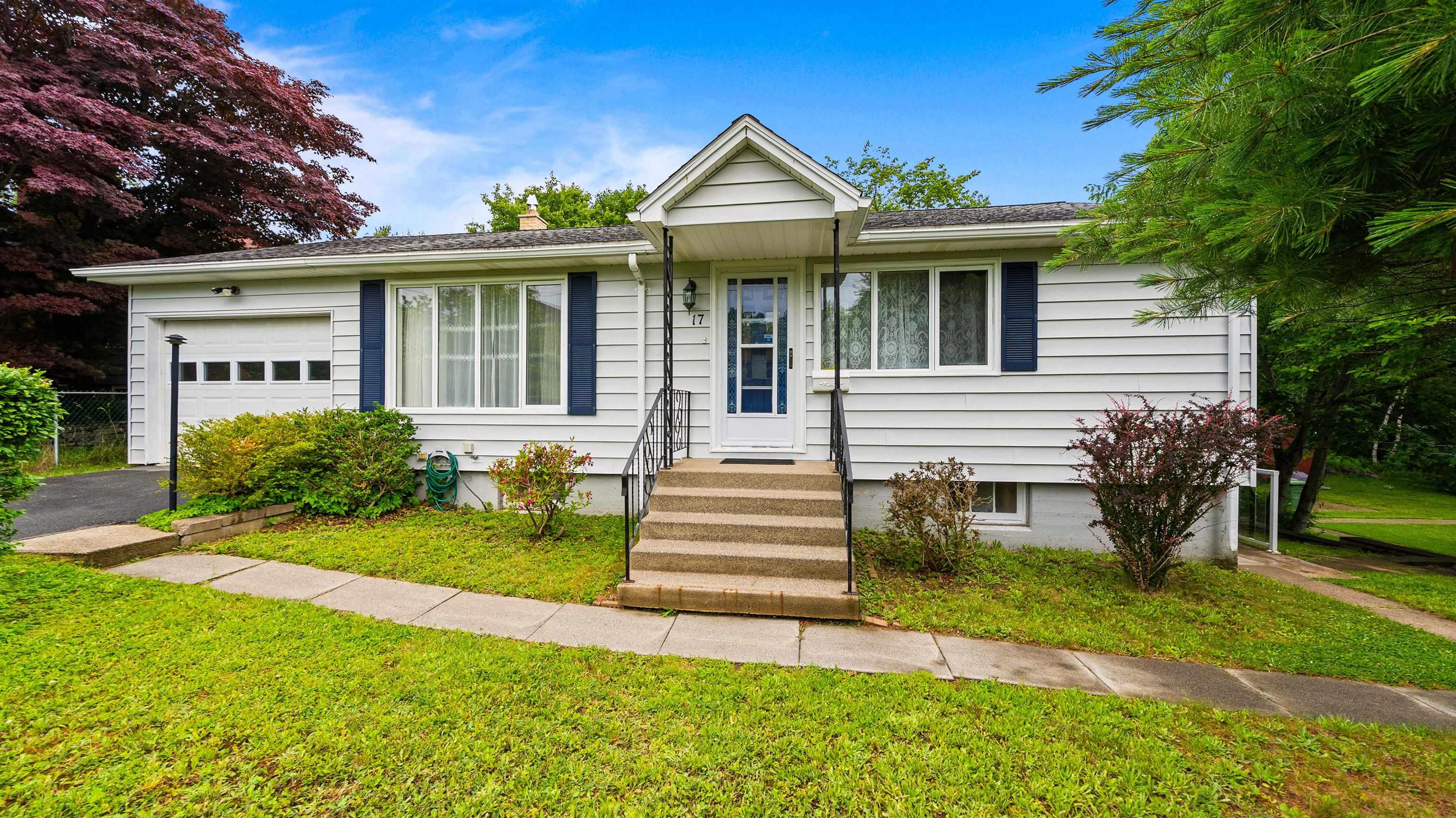 Thumbnail image for 17 Forward Avenue MLS<sup>®</sup> 202617450
