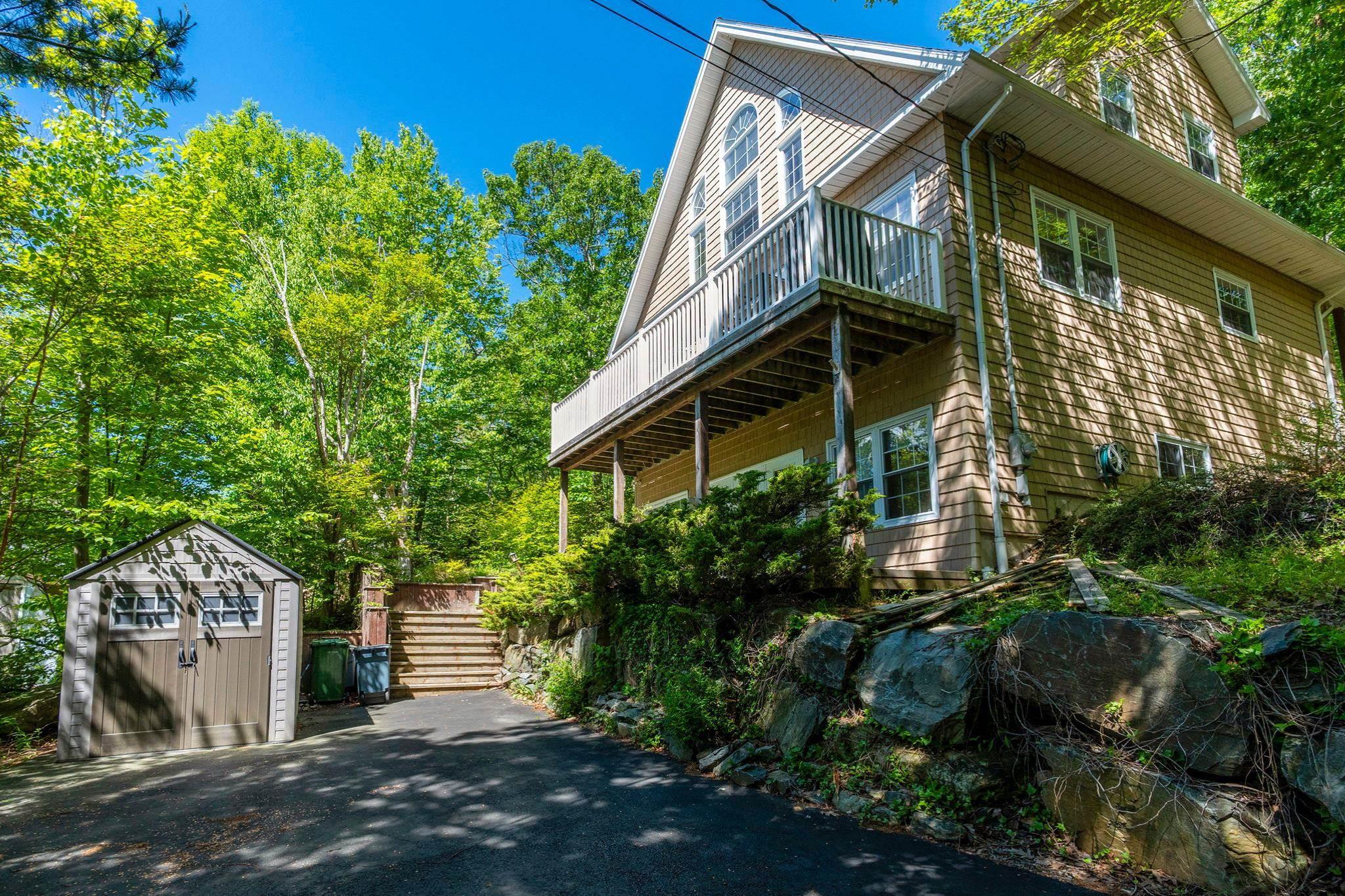 Thumbnail image for 69 Meadowbrook Drive MLS<sup>®</sup> 202617560