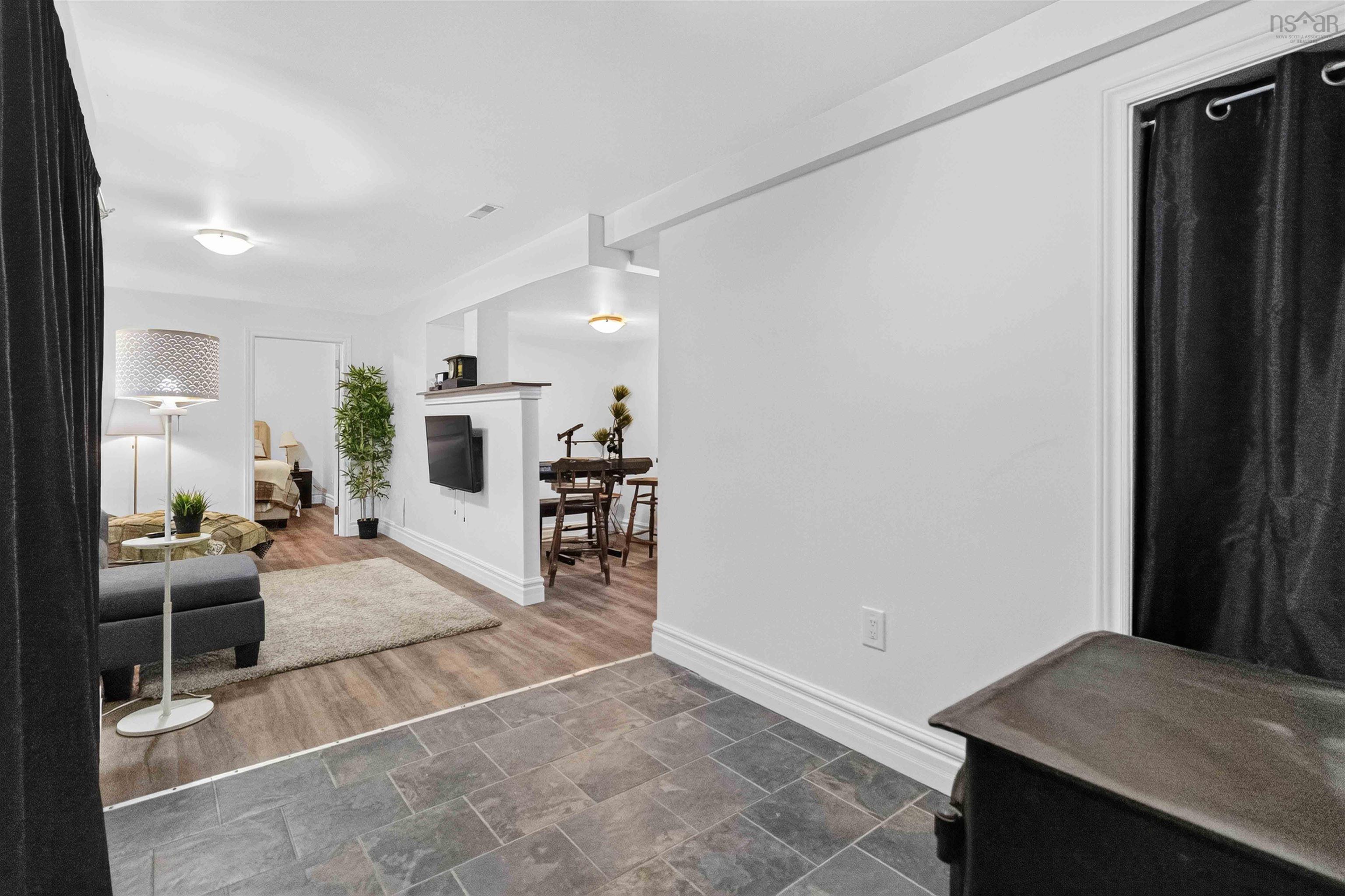 View image 12