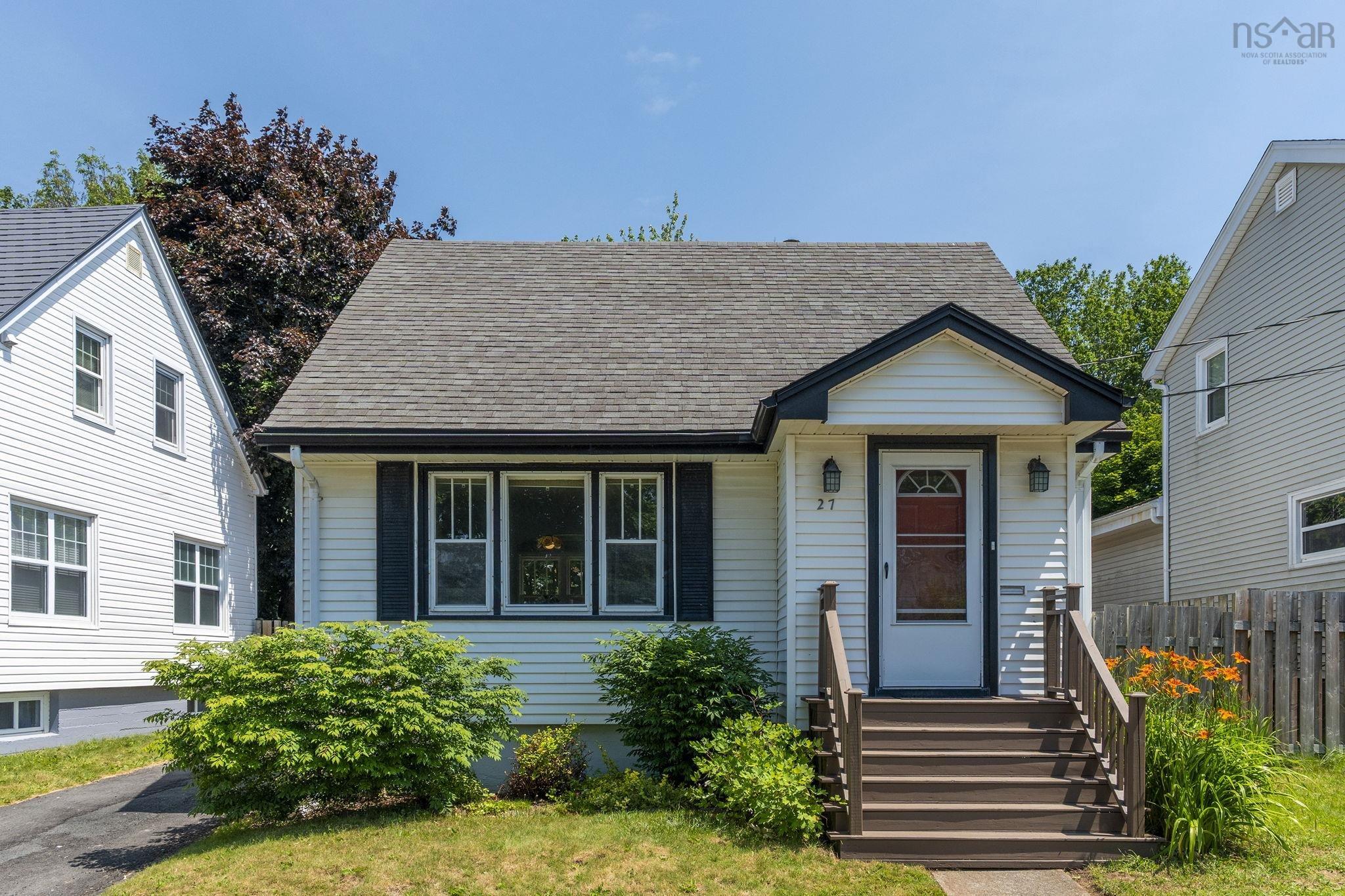 Thumbnail image for 27 Esdaile Avenue MLS<sup>®</sup> 202617614