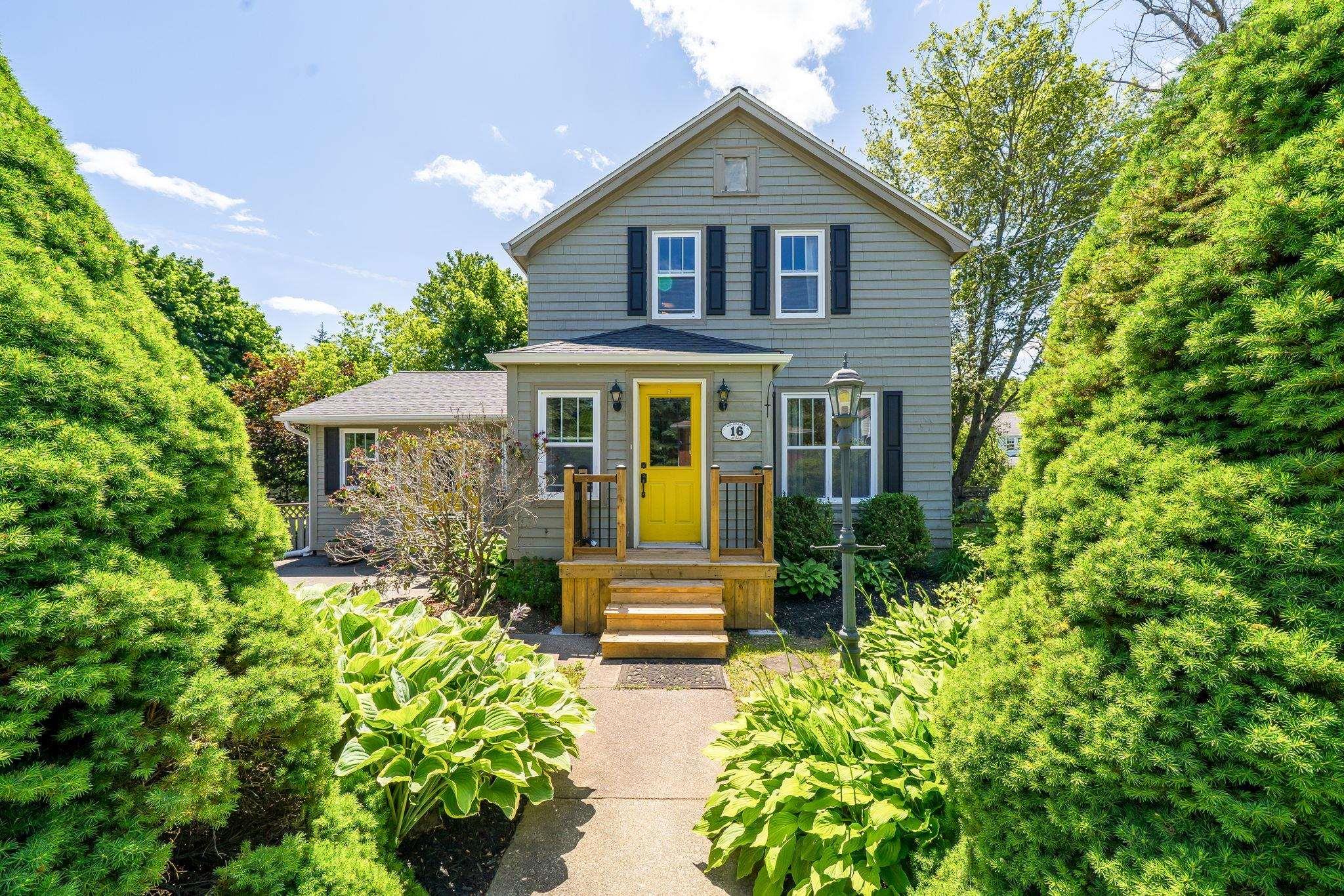 Thumbnail image for 16 Lawnwood Avenue MLS<sup>®</sup> 202617675