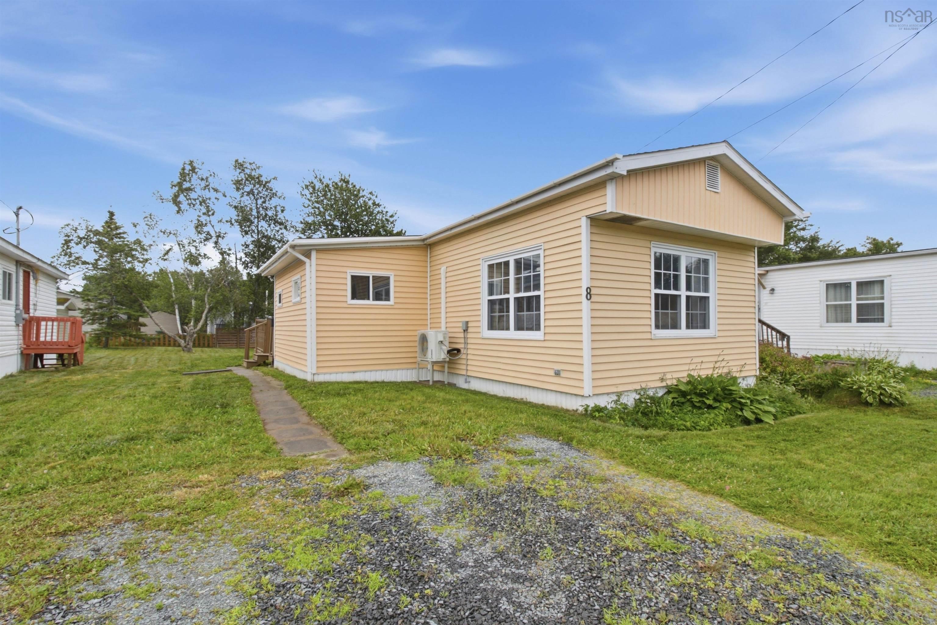 Thumbnail image for 8 Sylvan Avenue MLS<sup>®</sup> 202617777