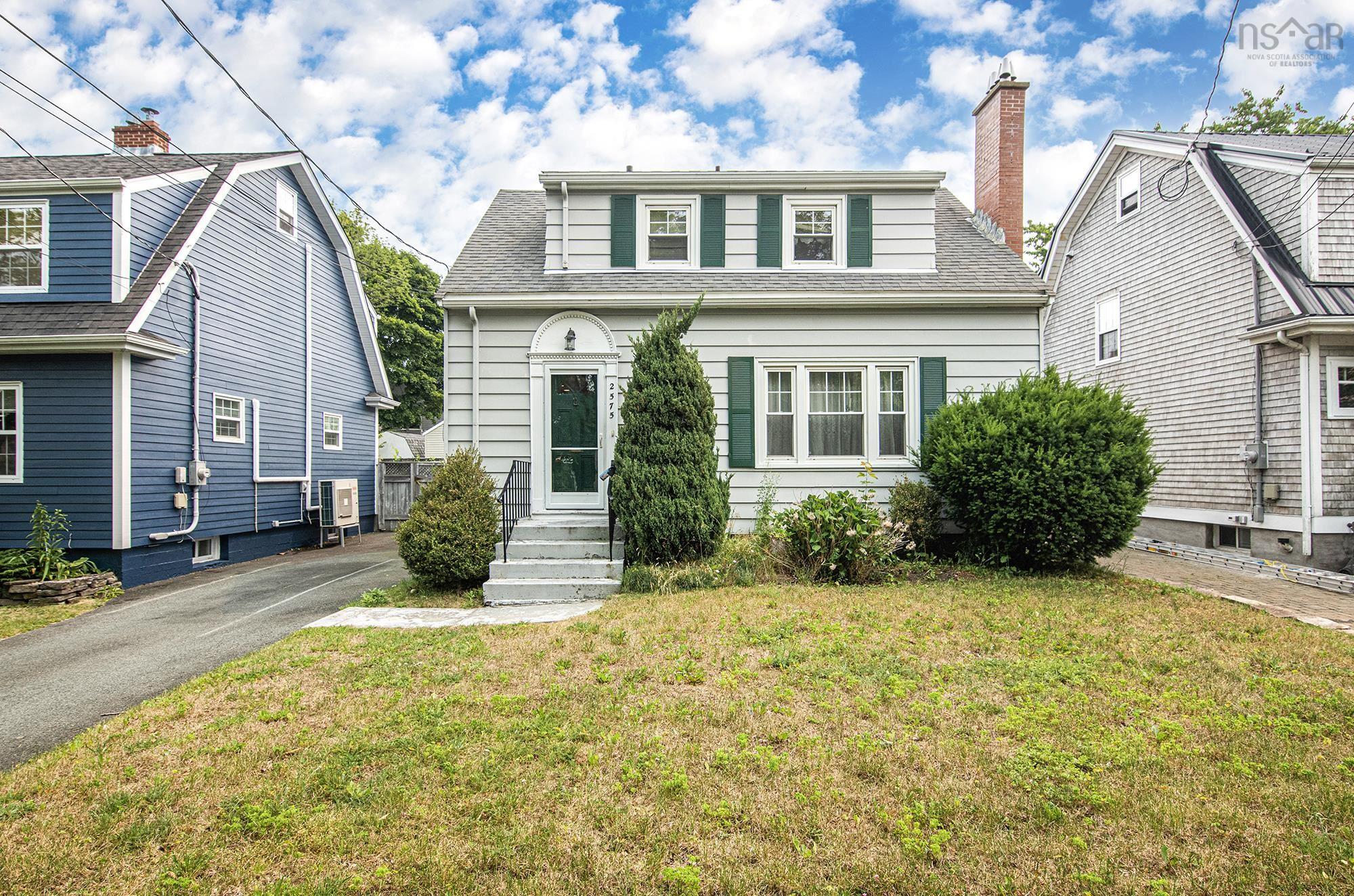 Thumbnail image for 2575 Connaught Avenue MLS<sup>®</sup> 202617802