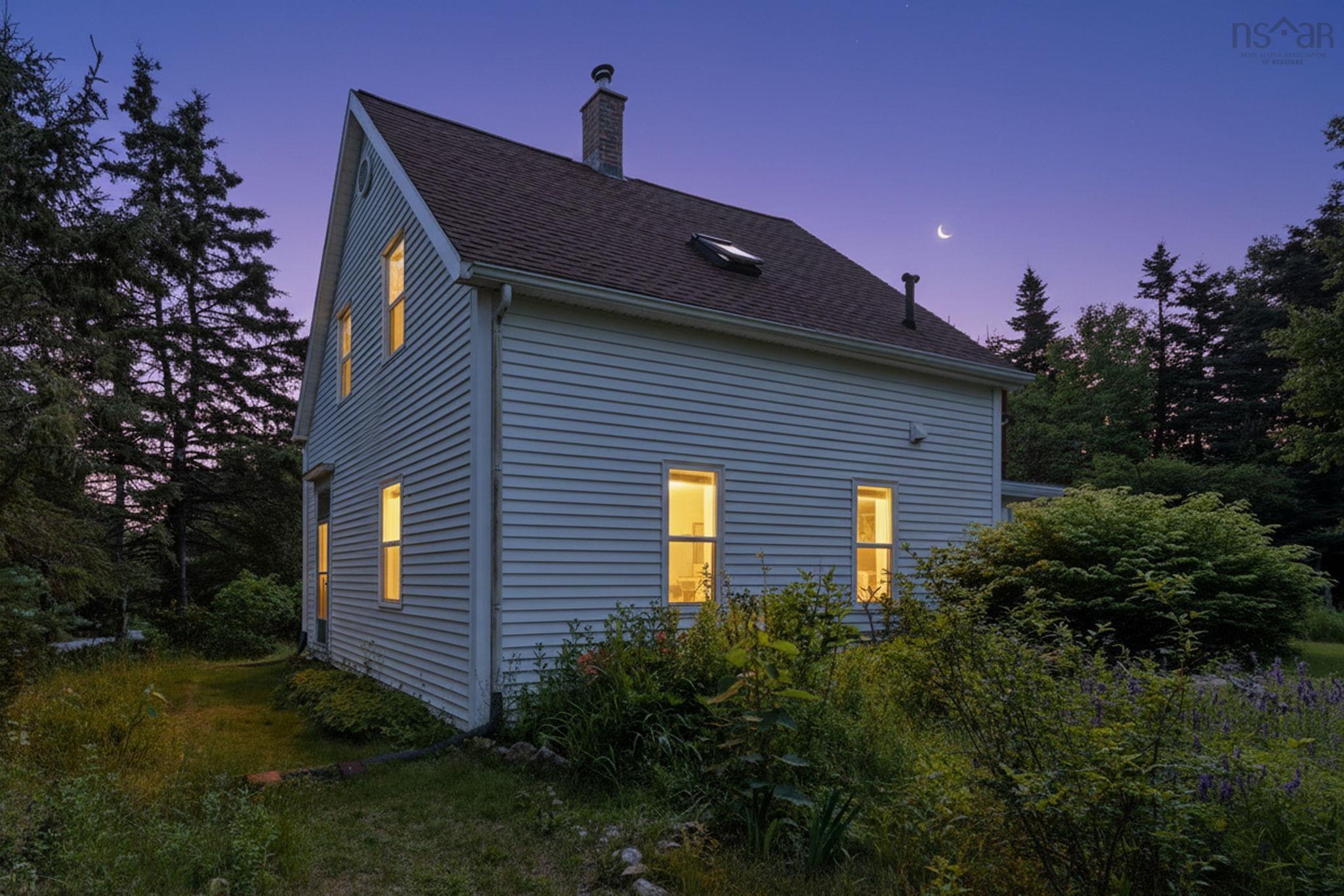 Thumbnail image for 6864 St Margarets Bay Road MLS<sup>®</sup> 202617803