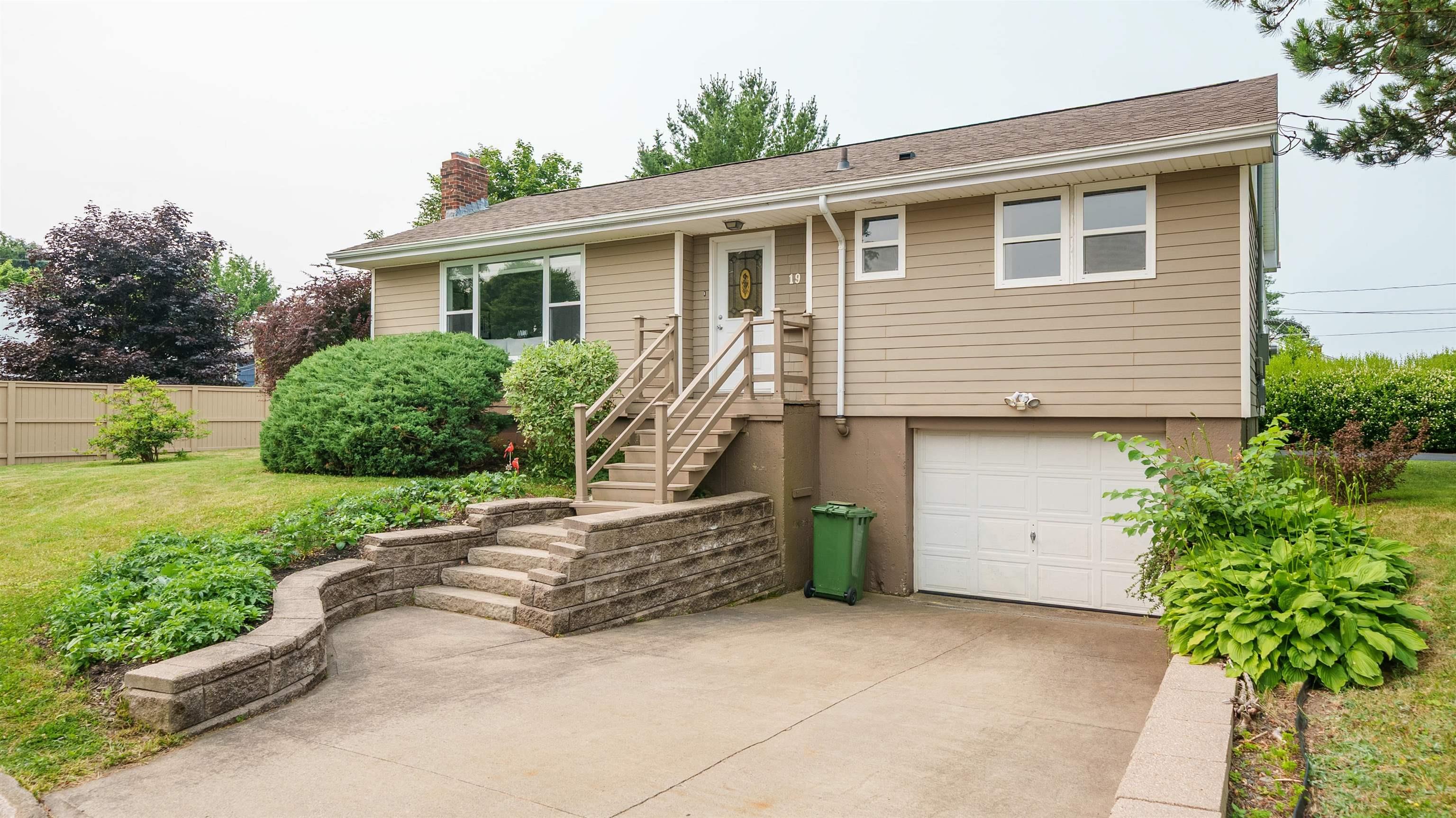 Thumbnail image for 19 Sheridan Street MLS<sup>®</sup> 202617809