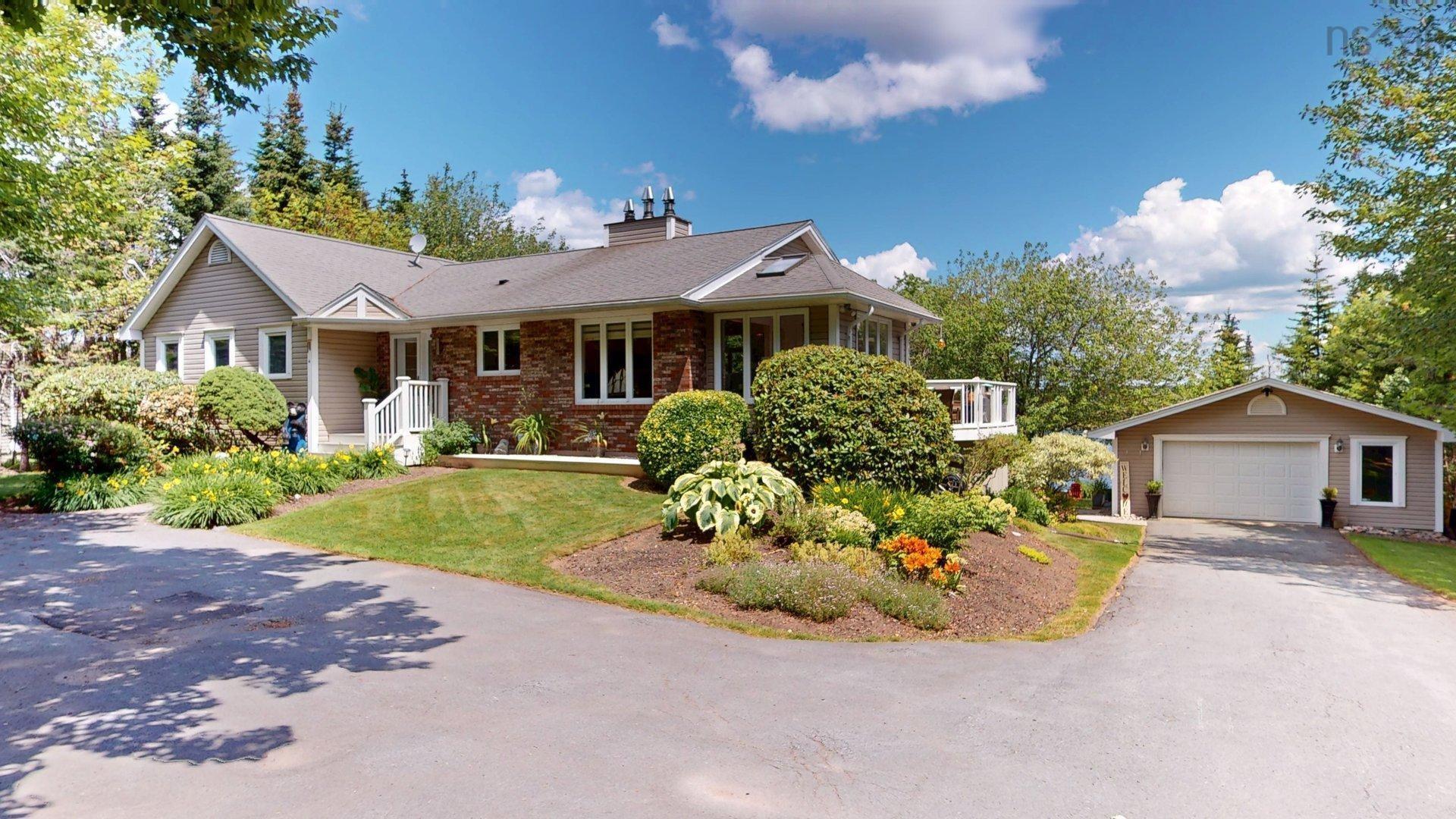 Thumbnail image for 152 Capri Drive MLS<sup>®</sup> 202617953