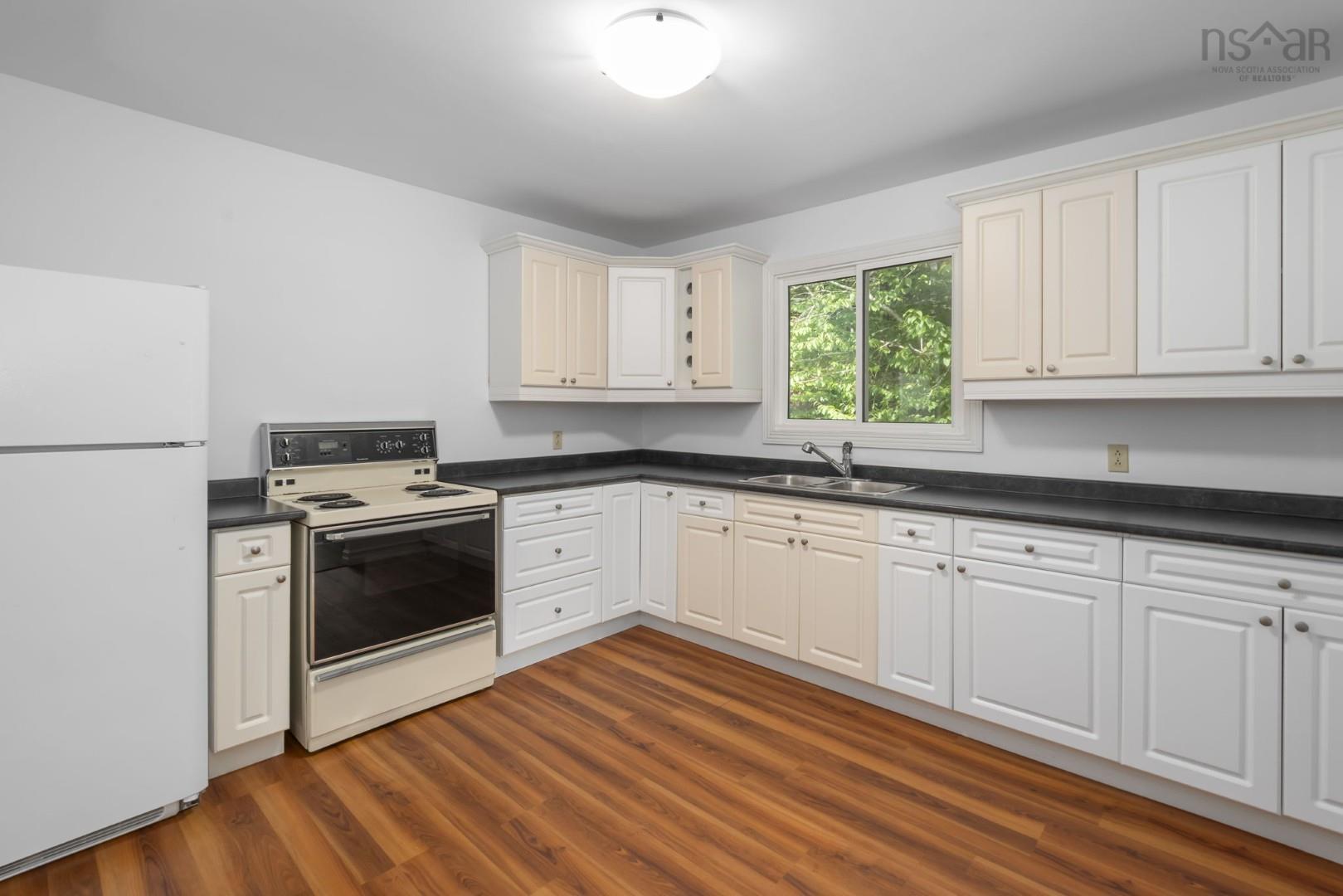 View image 12