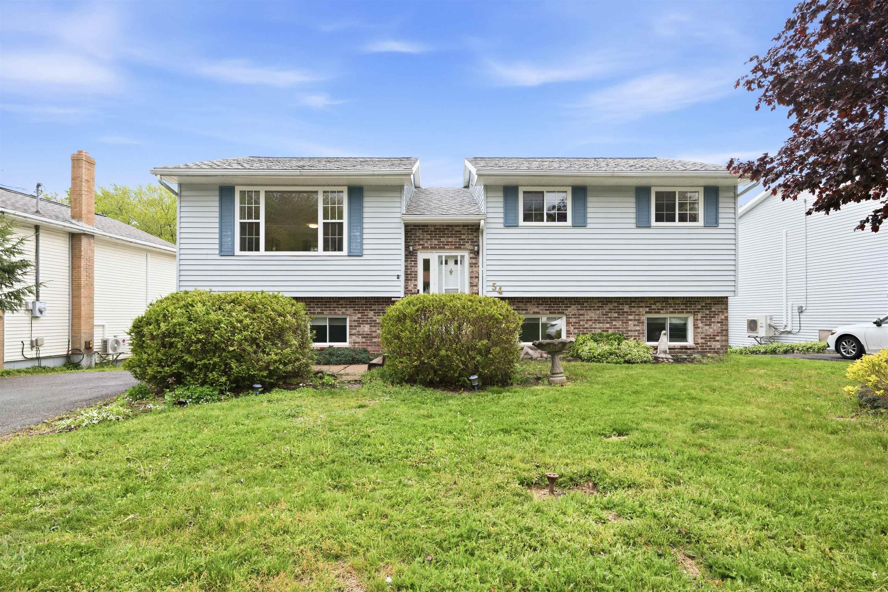 Thumbnail image for 54 Cartier Crescent MLS<sup>®</sup> 202618080