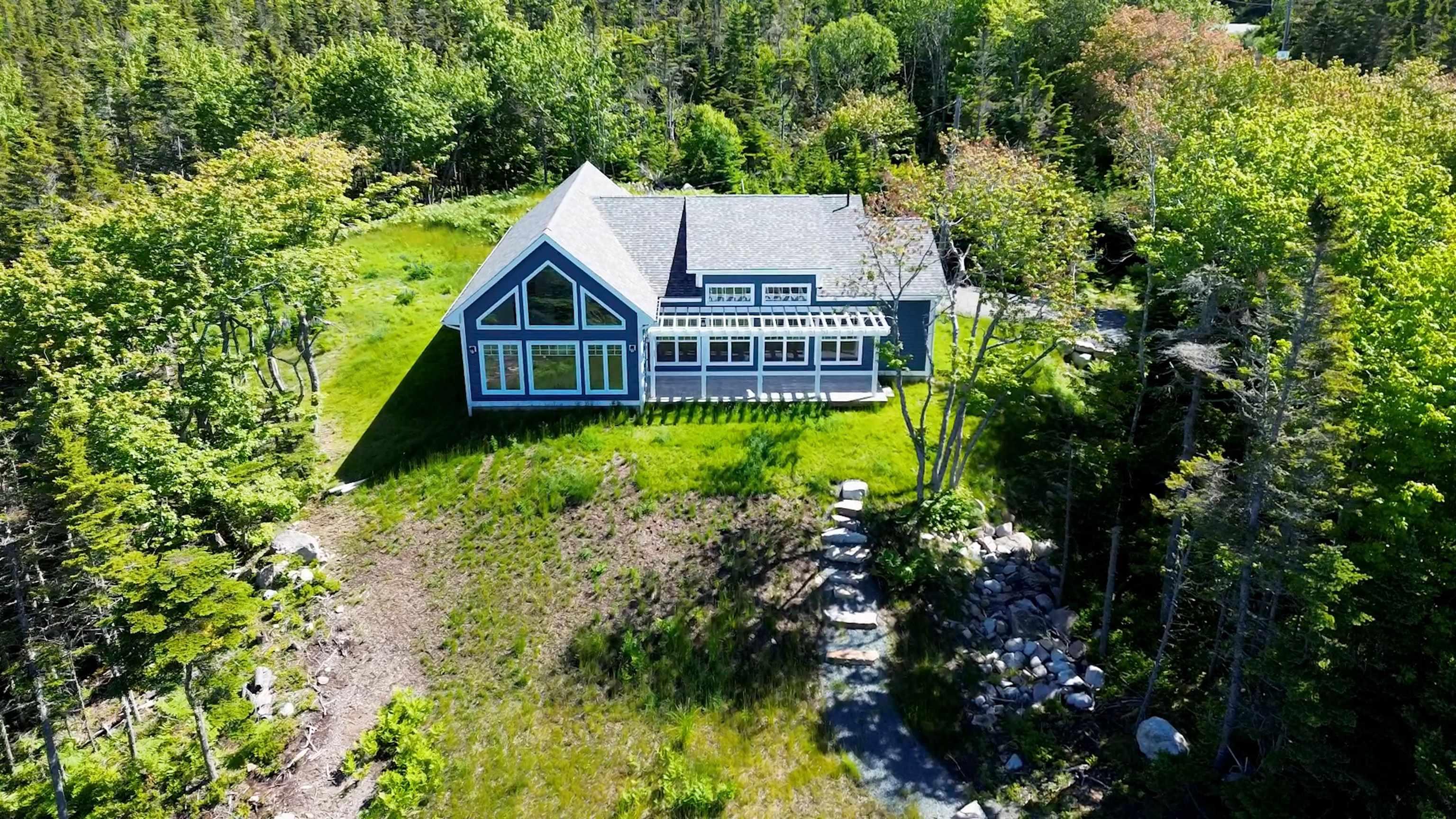 Thumbnail image for 667 Shad Point Parkway MLS<sup>®</sup> 202618095