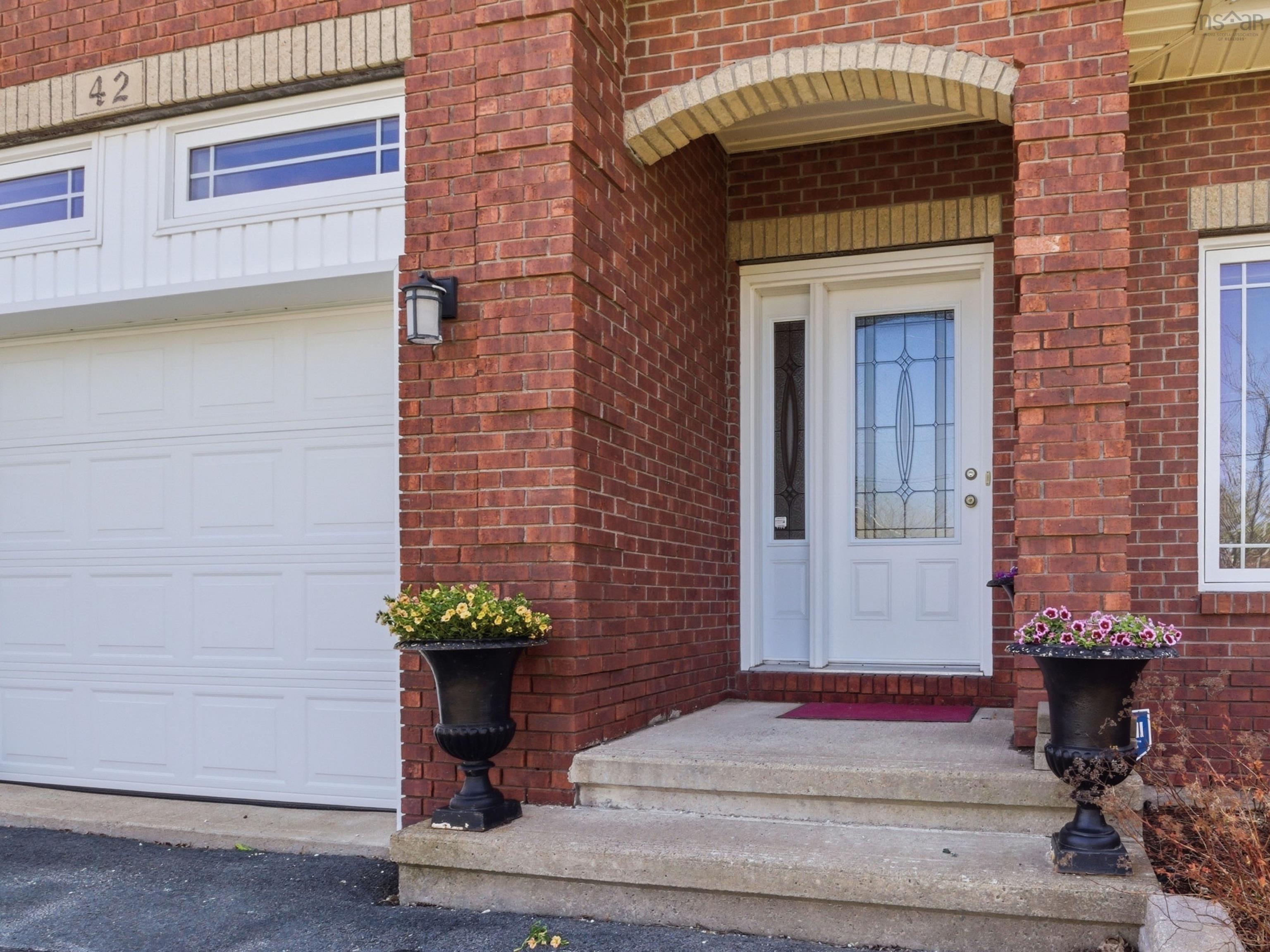 Thumbnail image for 42 Kirkwood Court MLS<sup>®</sup> 202618380