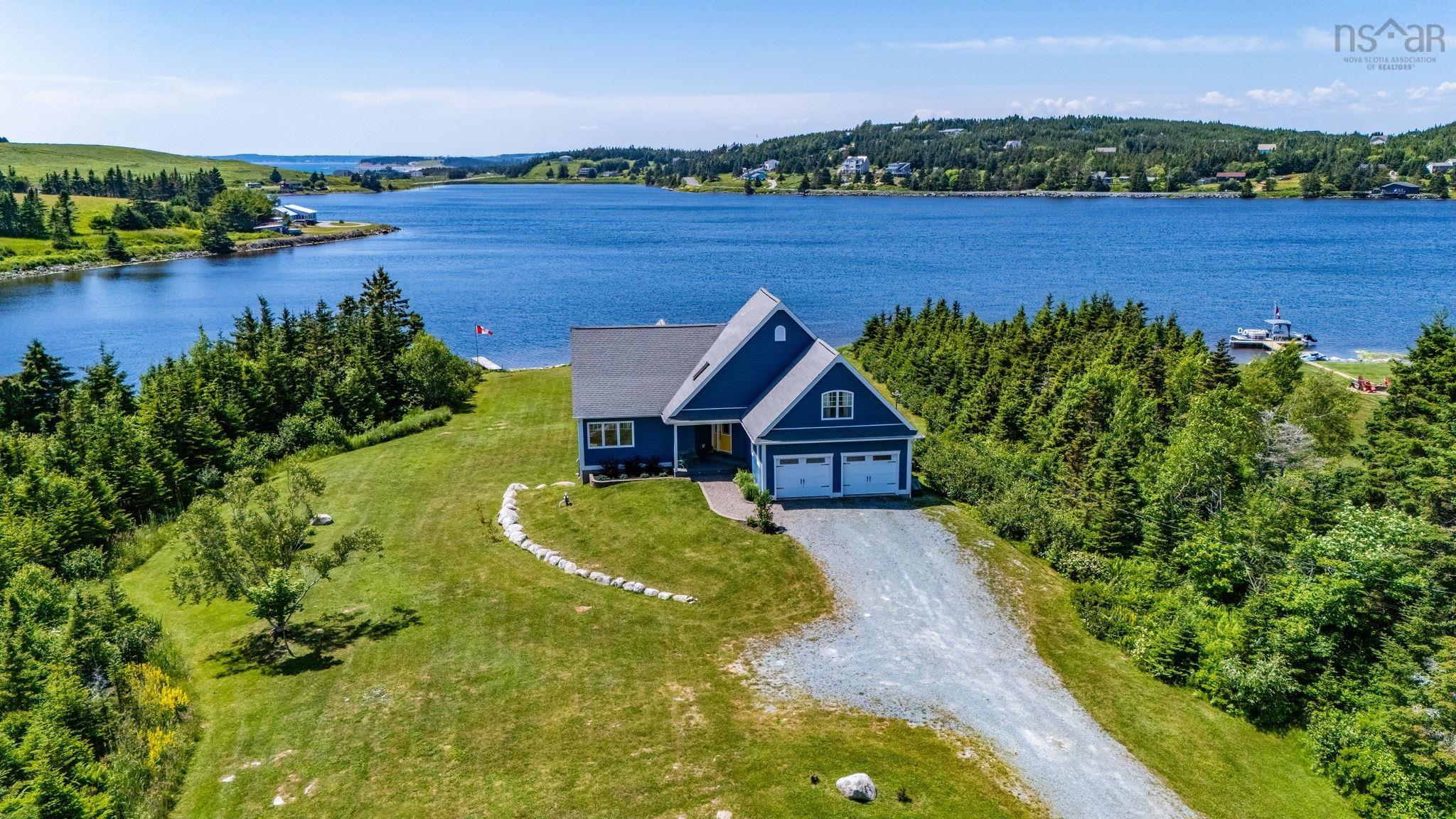 Thumbnail image for 4 Emerald Drive MLS<sup>®</sup> 202618383