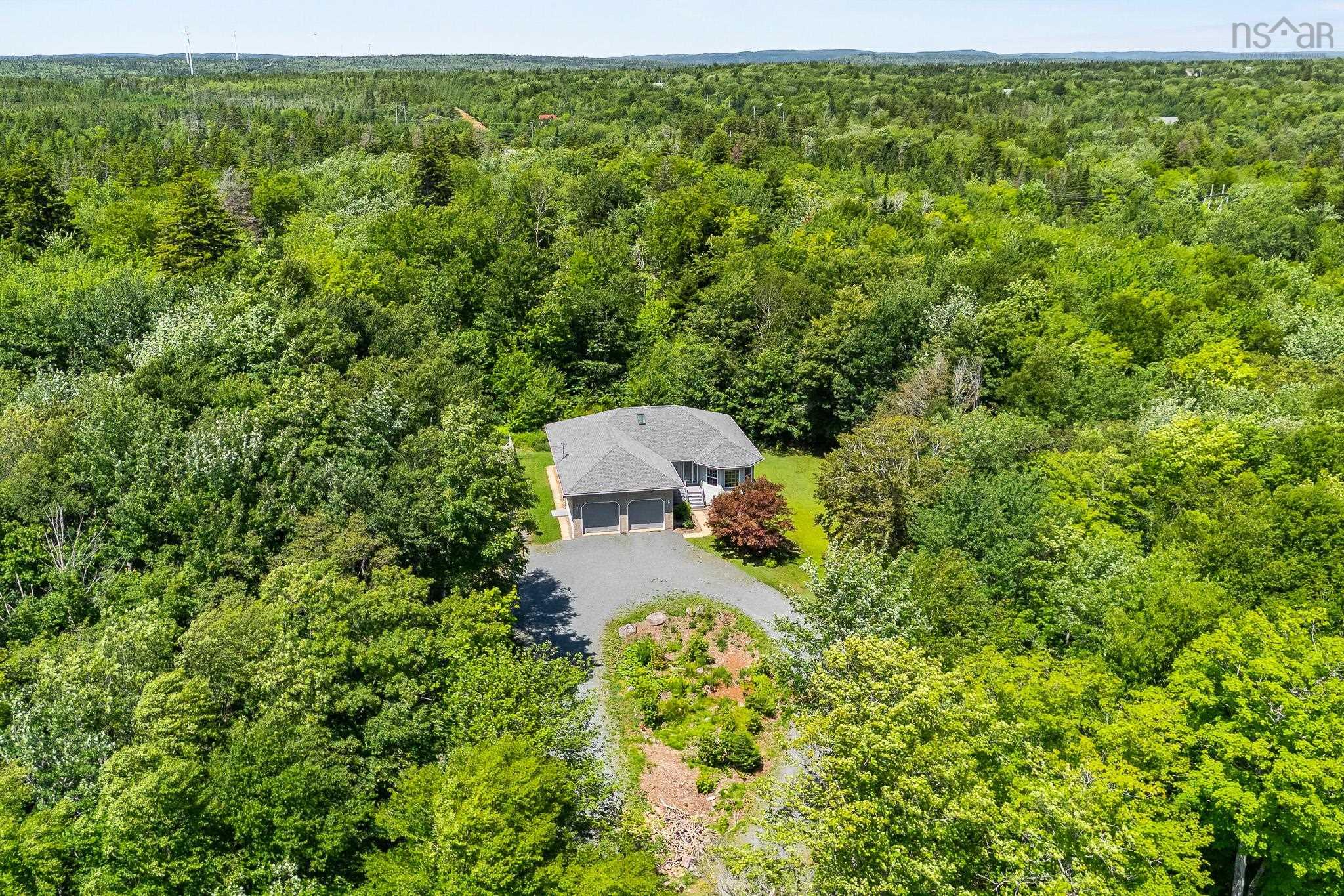 Thumbnail image for 21 Cedarcrest Drive MLS<sup>®</sup> 202618417
