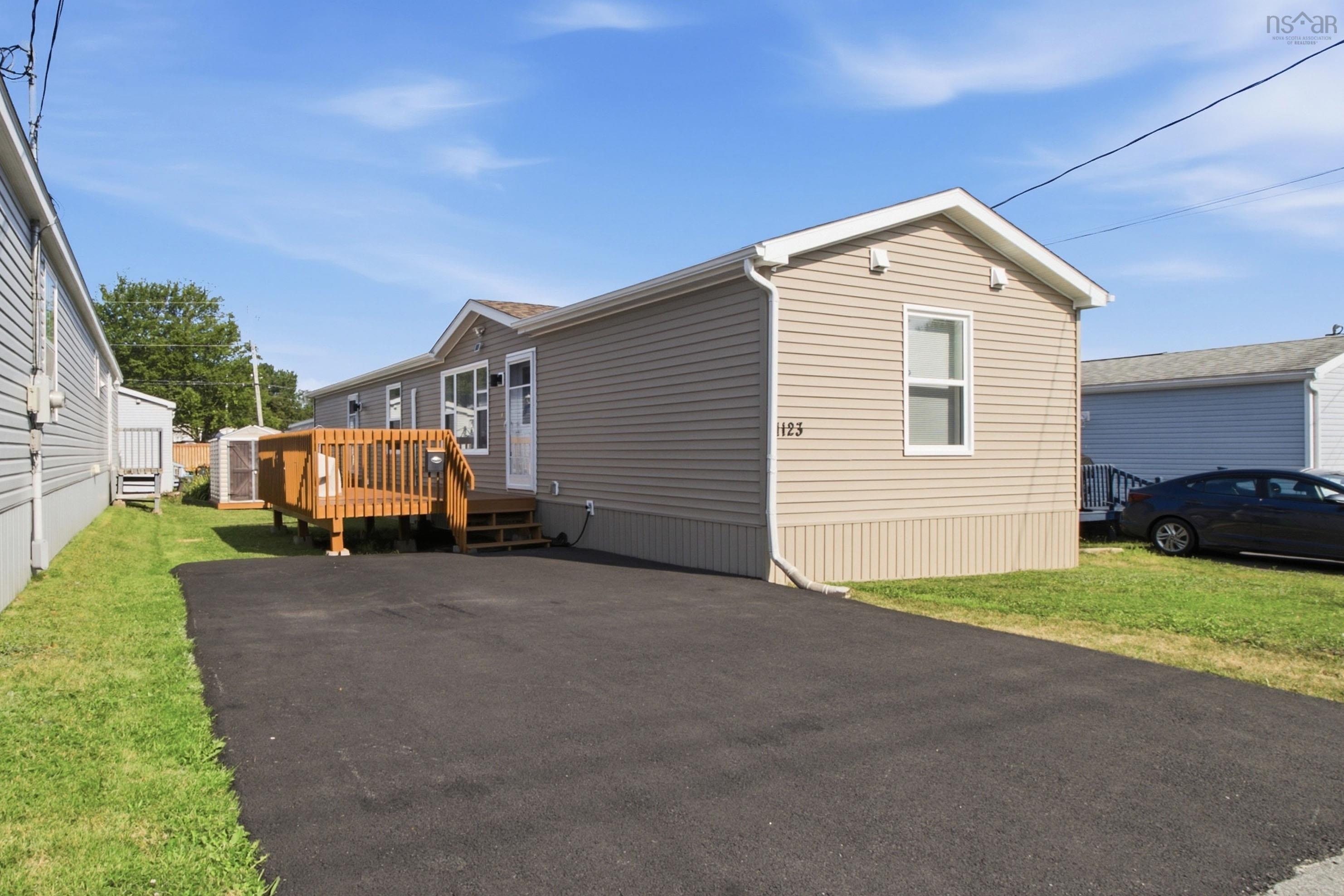 Thumbnail image for 1123 Susan Drive MLS<sup>®</sup> 202618430