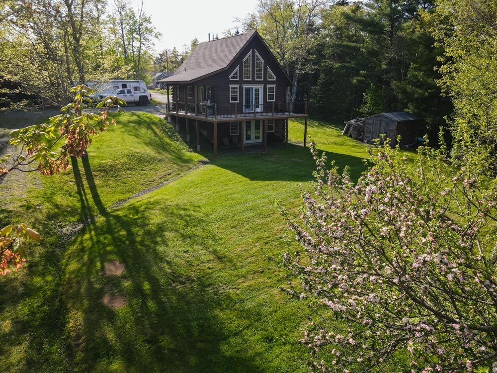 Thumbnail image for 202 Lakecrest Drive MLS<sup>®</sup> 202618508
