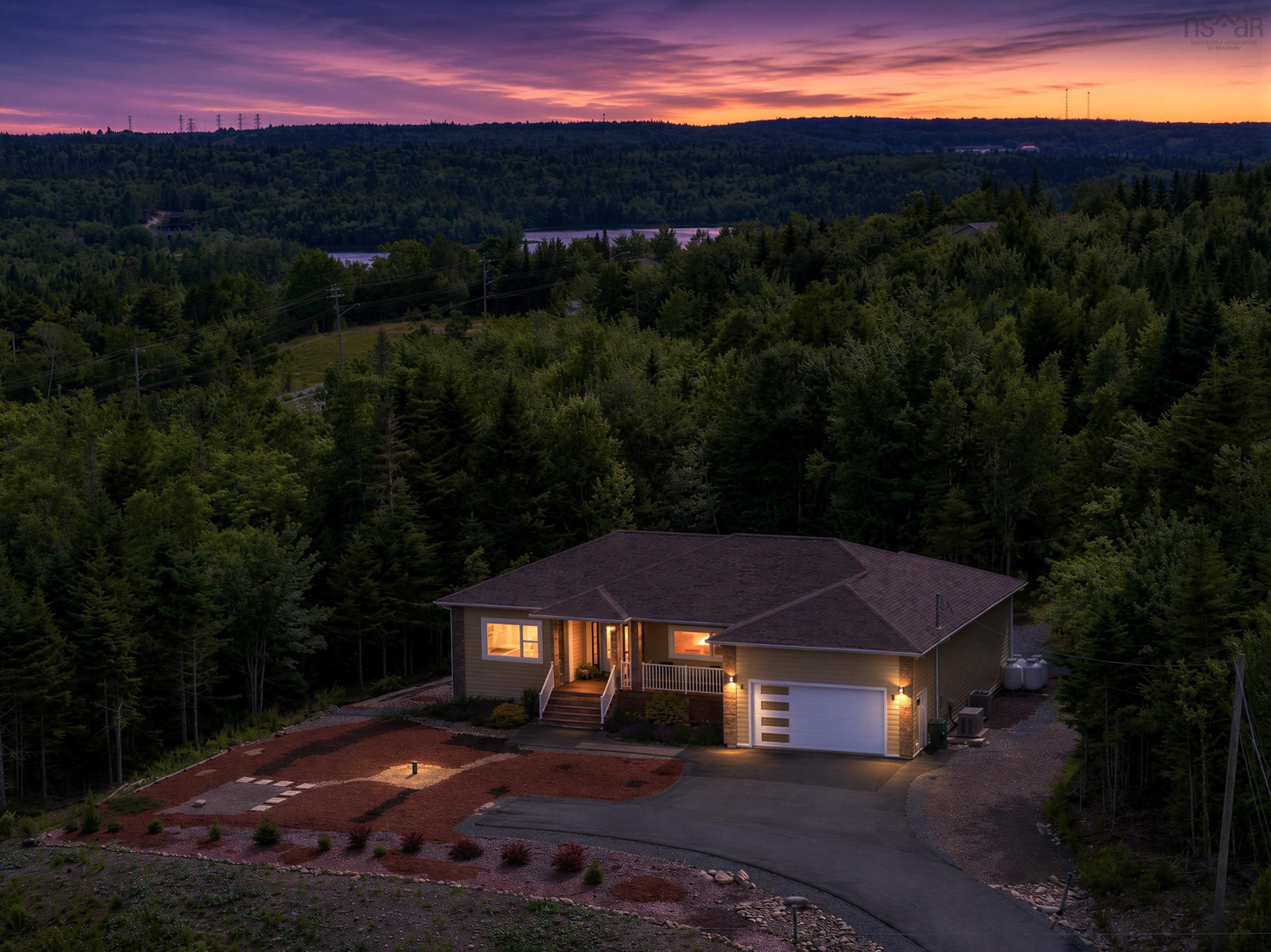 Thumbnail image for 156 Magenta Drive MLS<sup>®</sup> 202618604