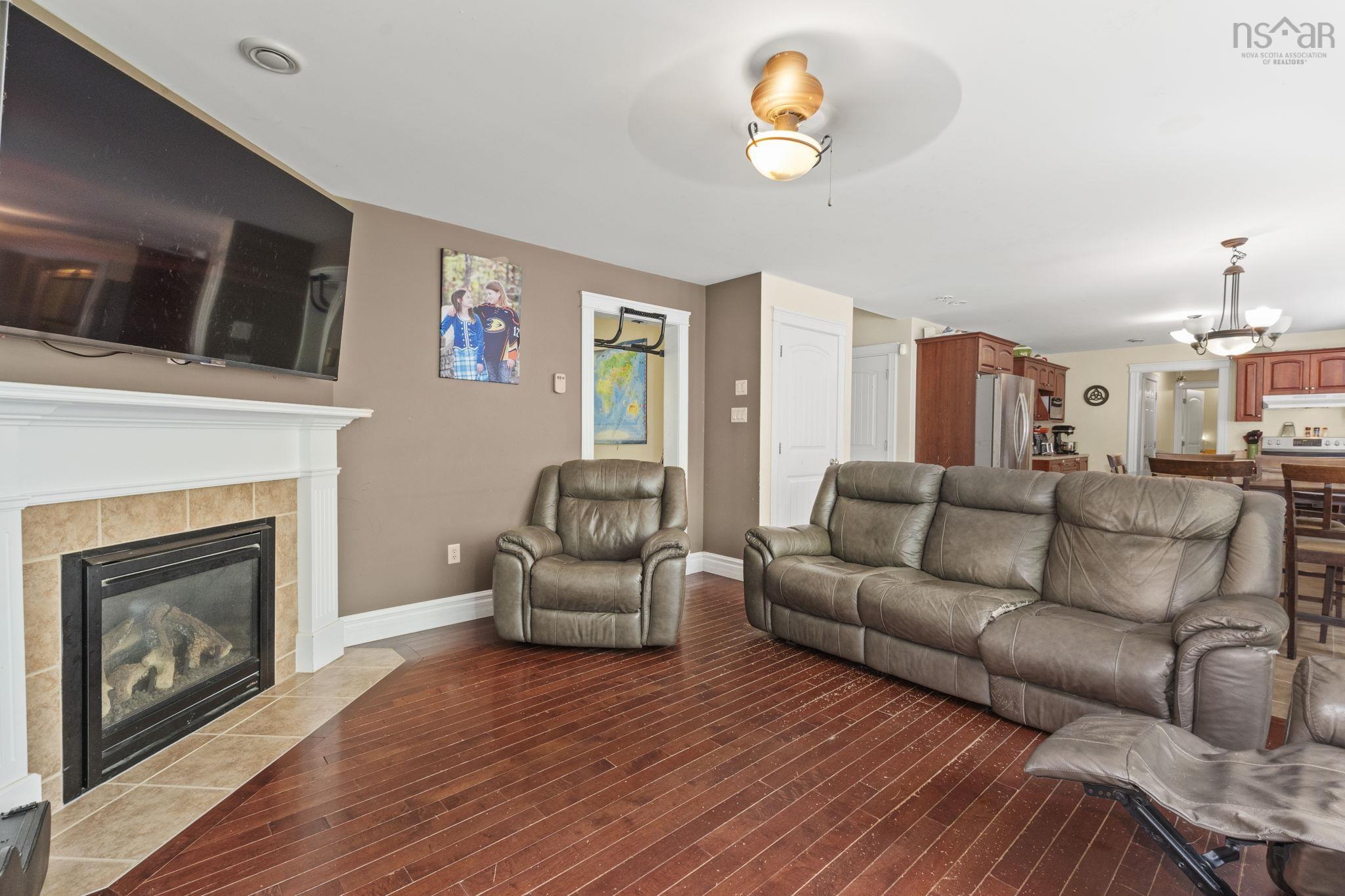View image 17