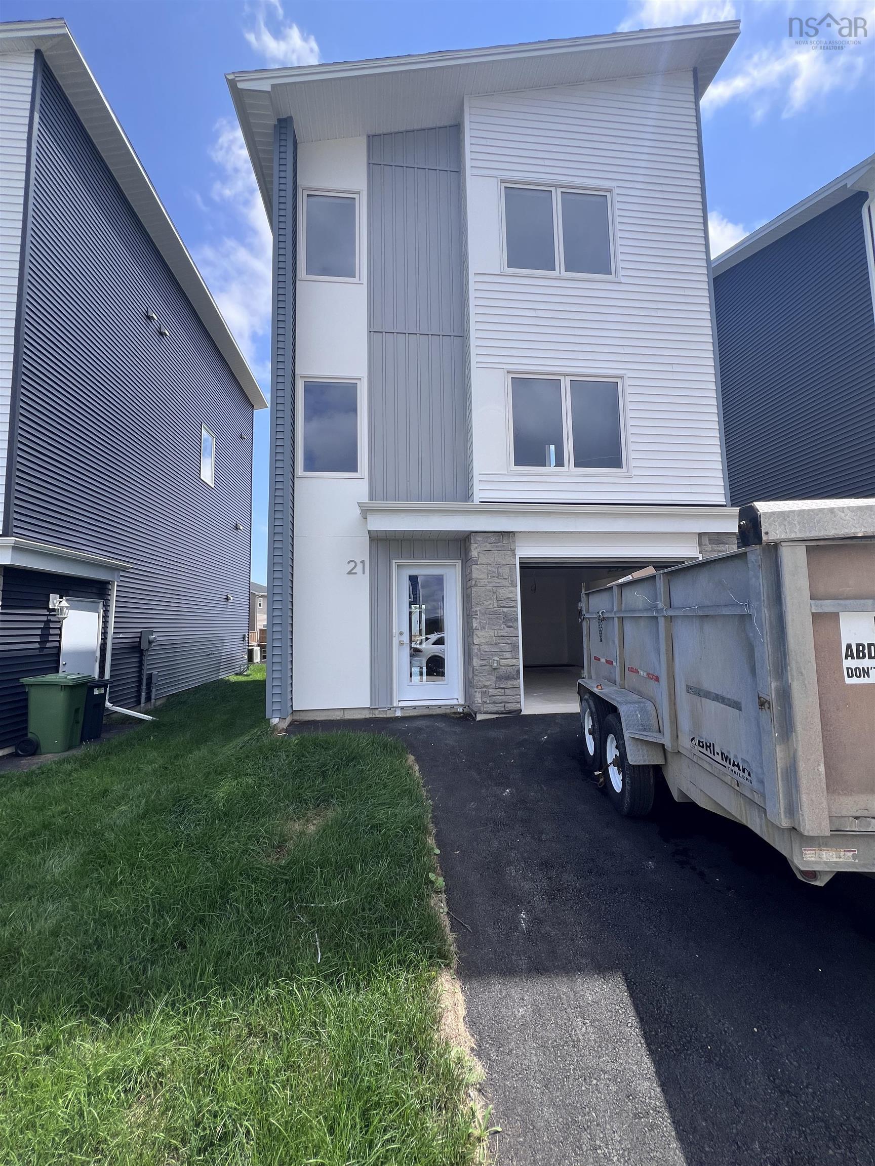Thumbnail image for 21 Zeppelin Crescent MLS<sup>®</sup> 202619247
