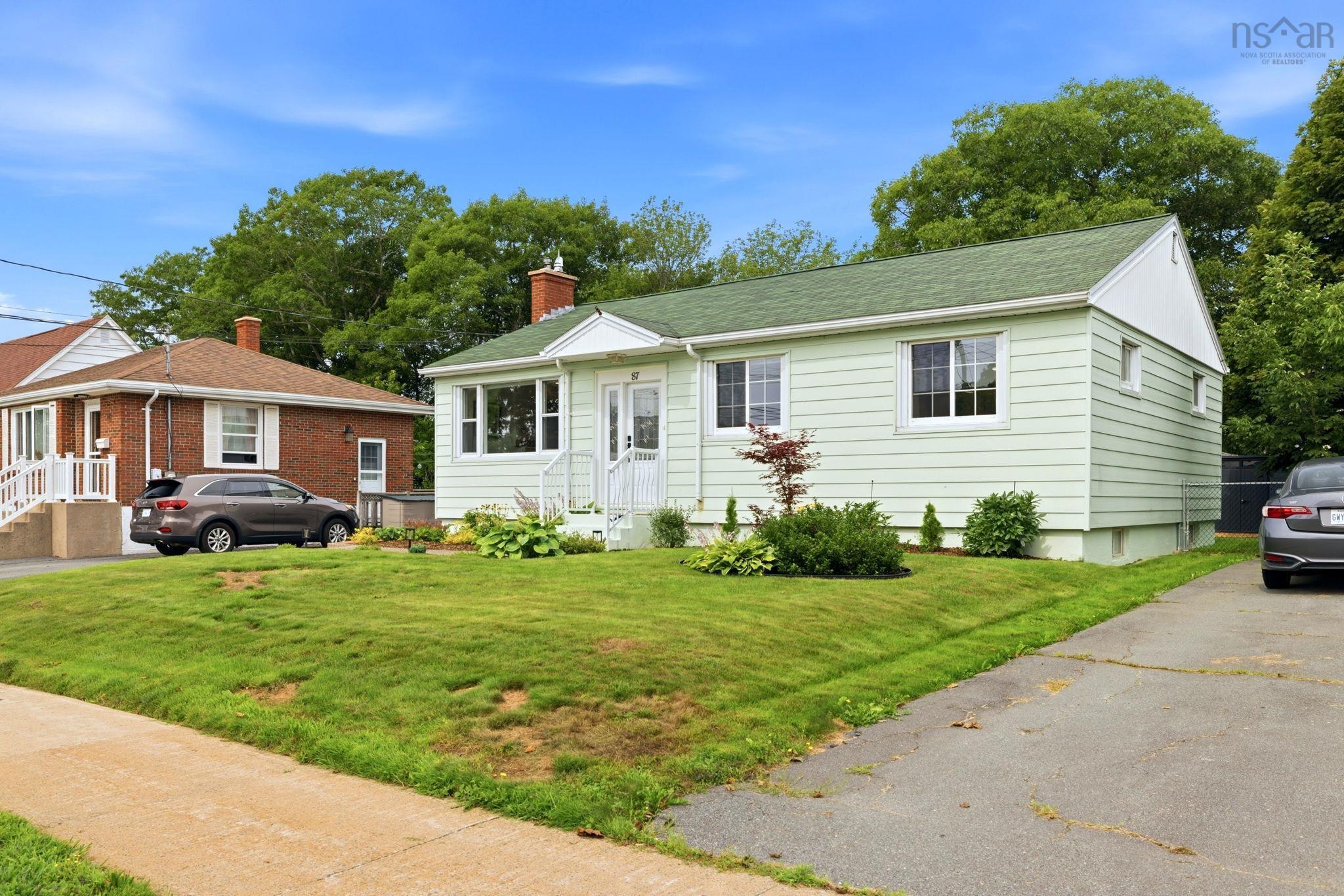 Thumbnail image for 87 Russell Street MLS<sup>®</sup> 202619363