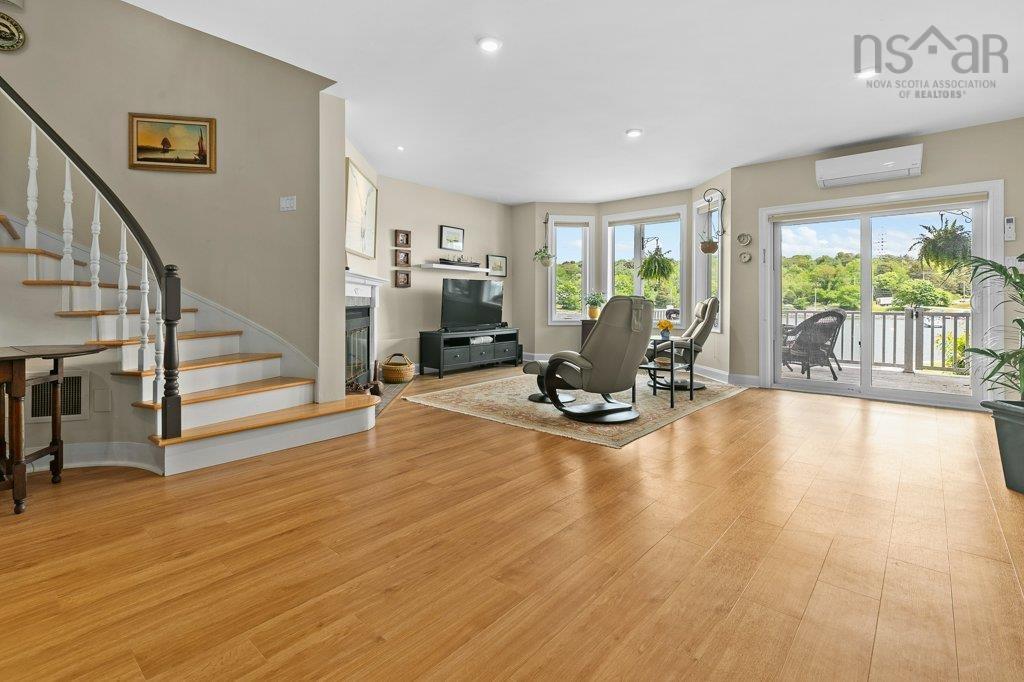 View image 12