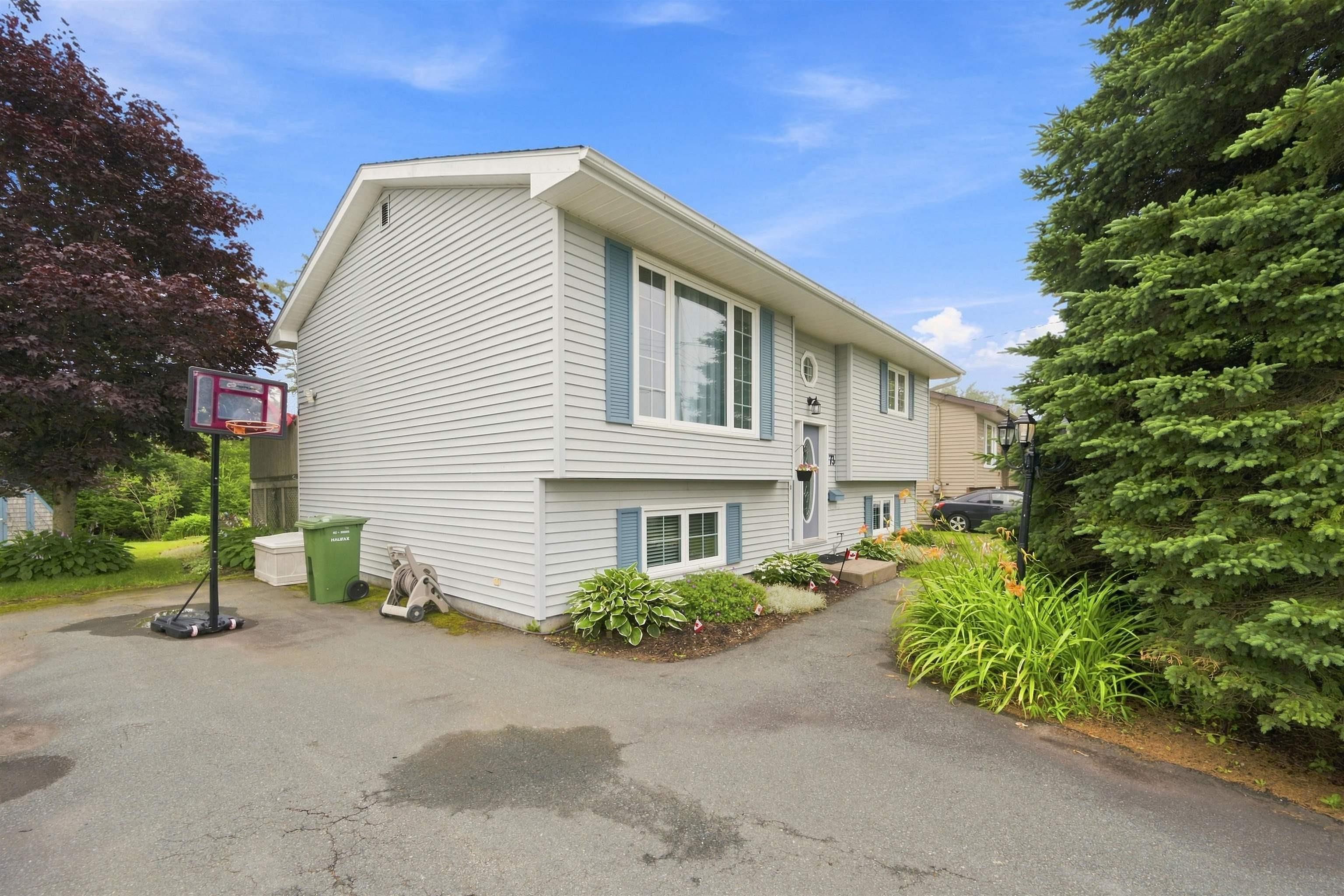 Thumbnail image for 73 Briarwood Drive MLS<sup>®</sup> 202619423