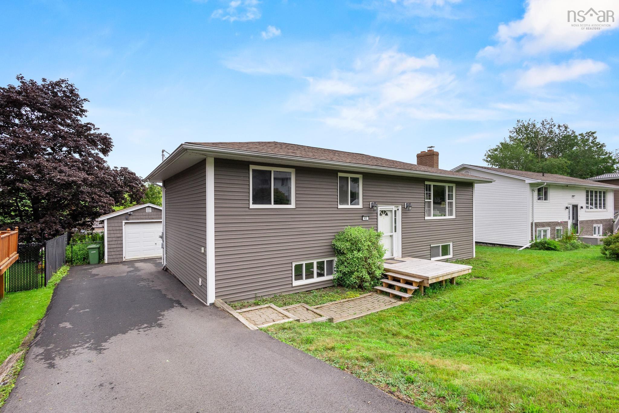 Thumbnail image for 43 Candlewood Lane MLS<sup>®</sup> 202619427