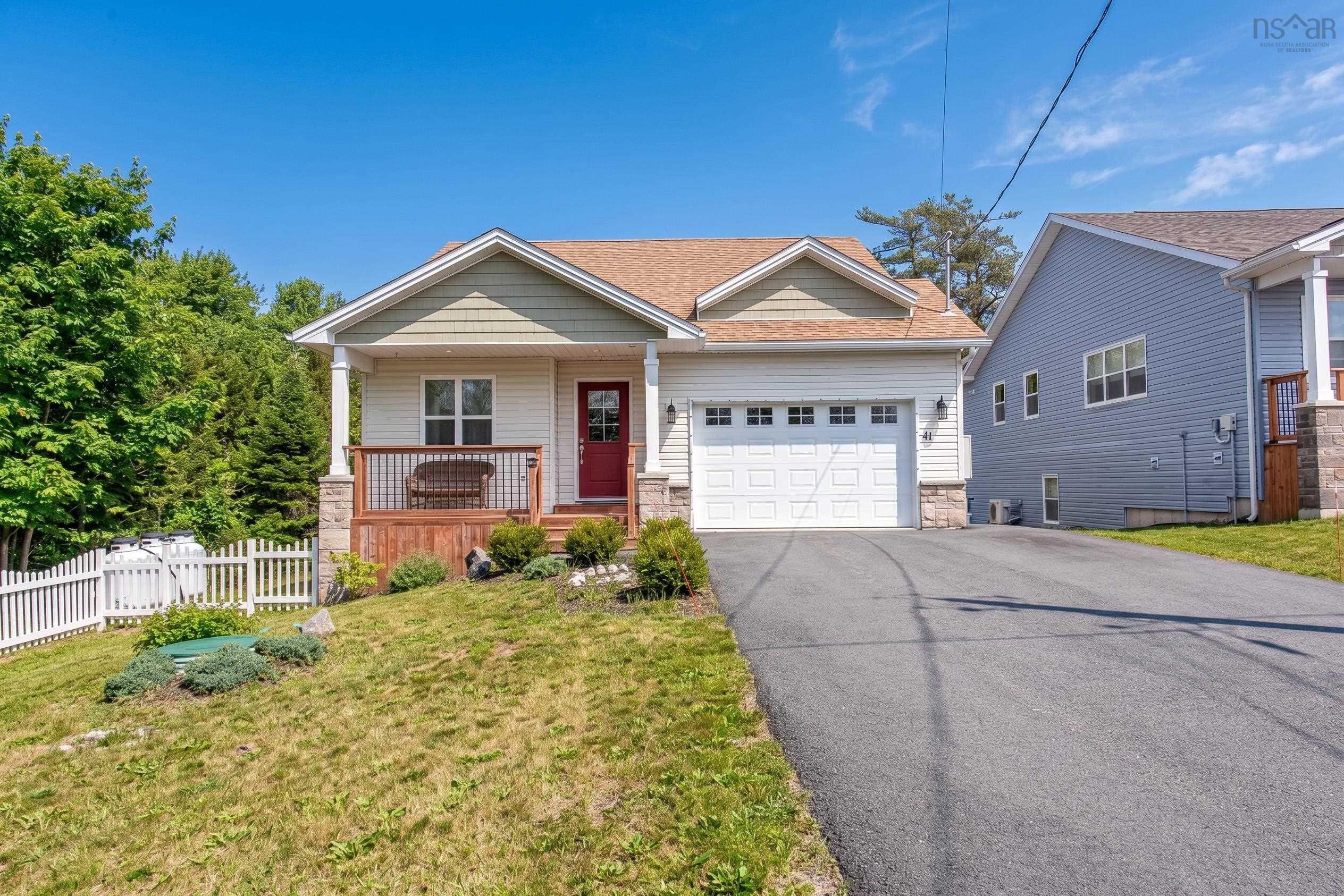 Thumbnail image for 41 Wineberry Way MLS<sup>®</sup> 202619469
