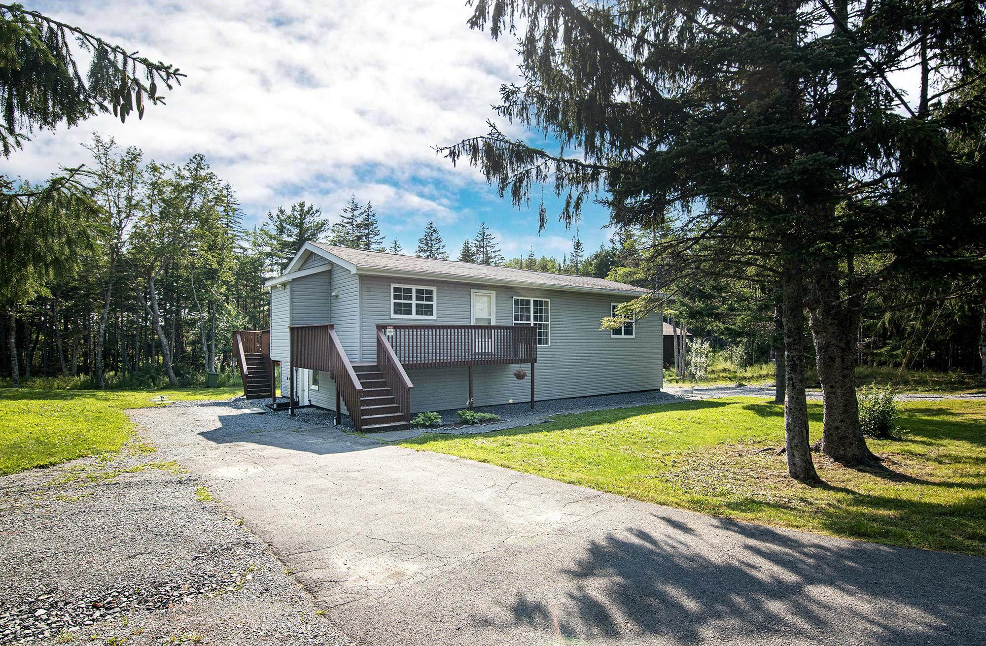 Thumbnail image for 2732 Sackville Drive MLS<sup>®</sup> 202619764
