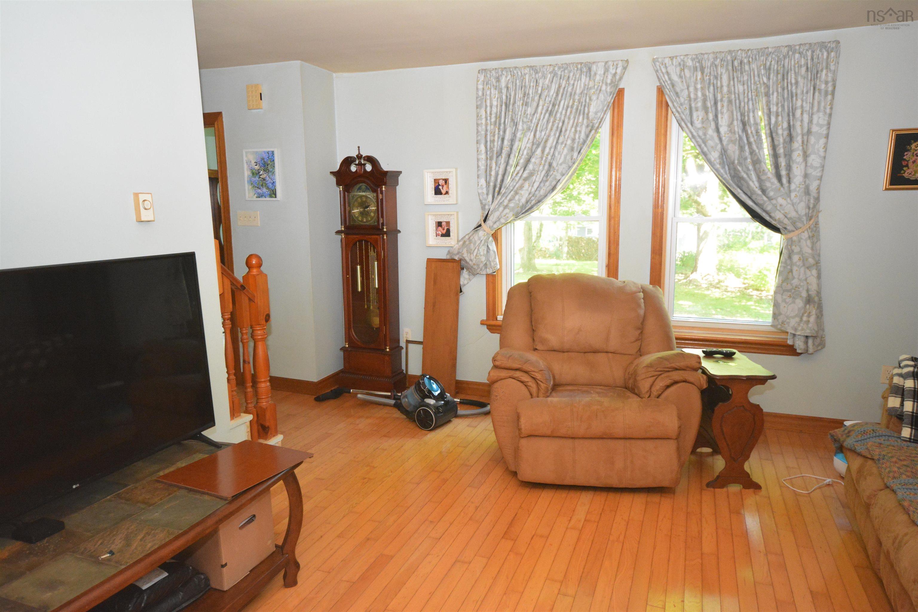 View image 9