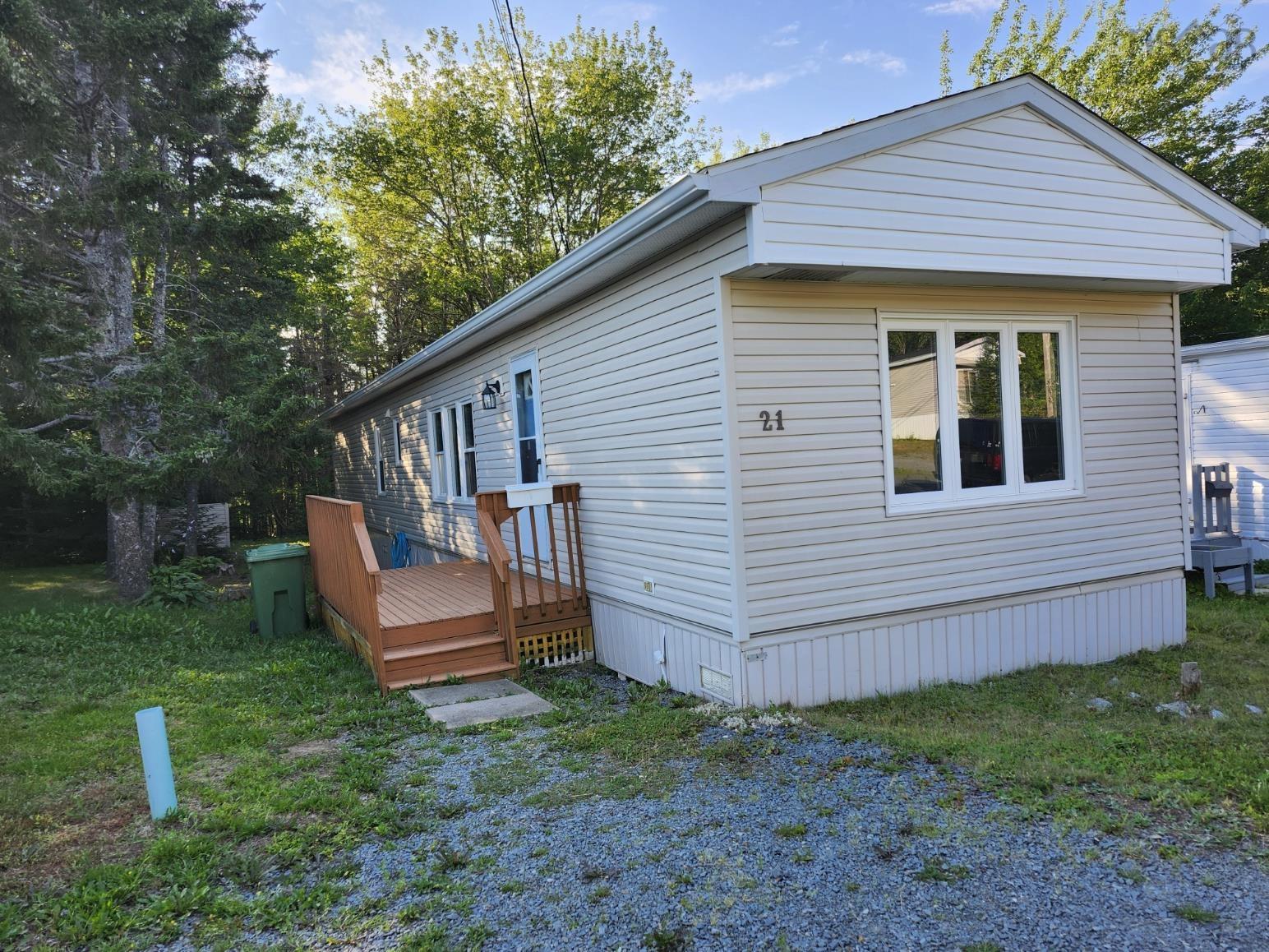 Thumbnail image for 21 Commodore Avenue MLS<sup>®</sup> 202620109