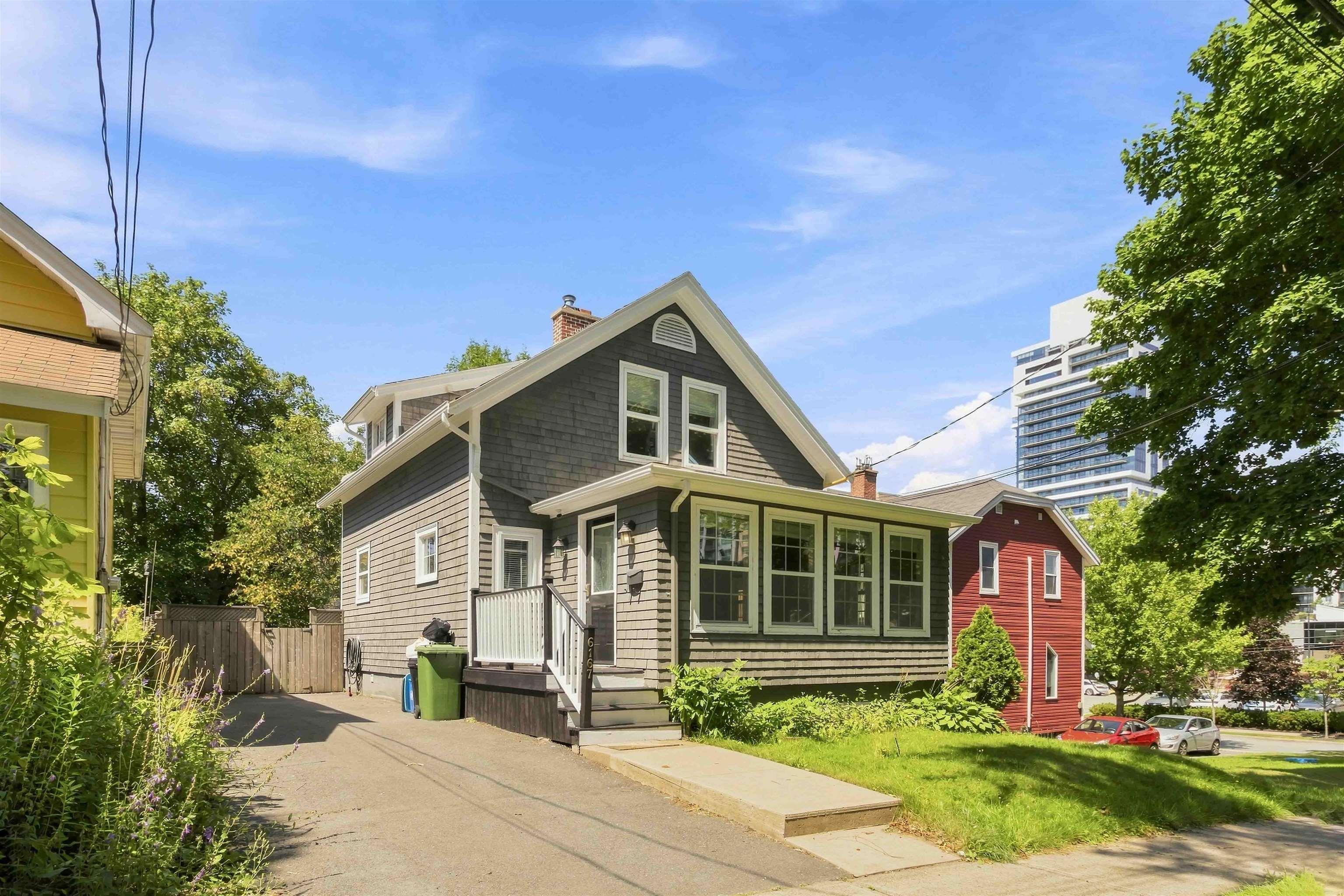 Thumbnail image for 6167 Windsor Terrace MLS<sup>®</sup> 202620167