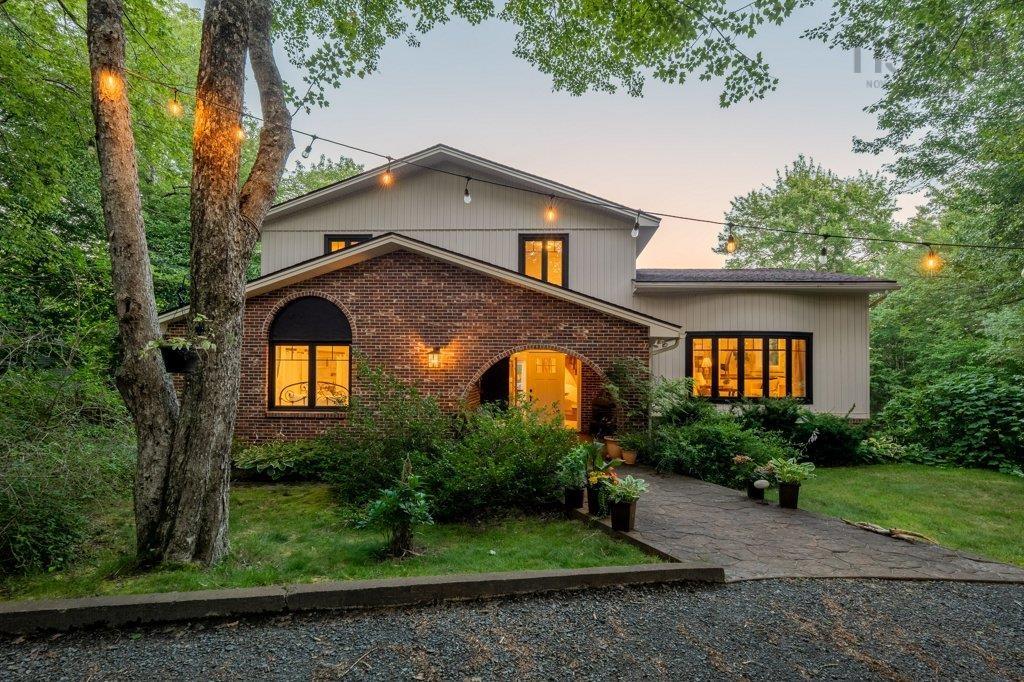 Thumbnail image for 32 Halfway Lake Drive MLS<sup>®</sup> 202620177