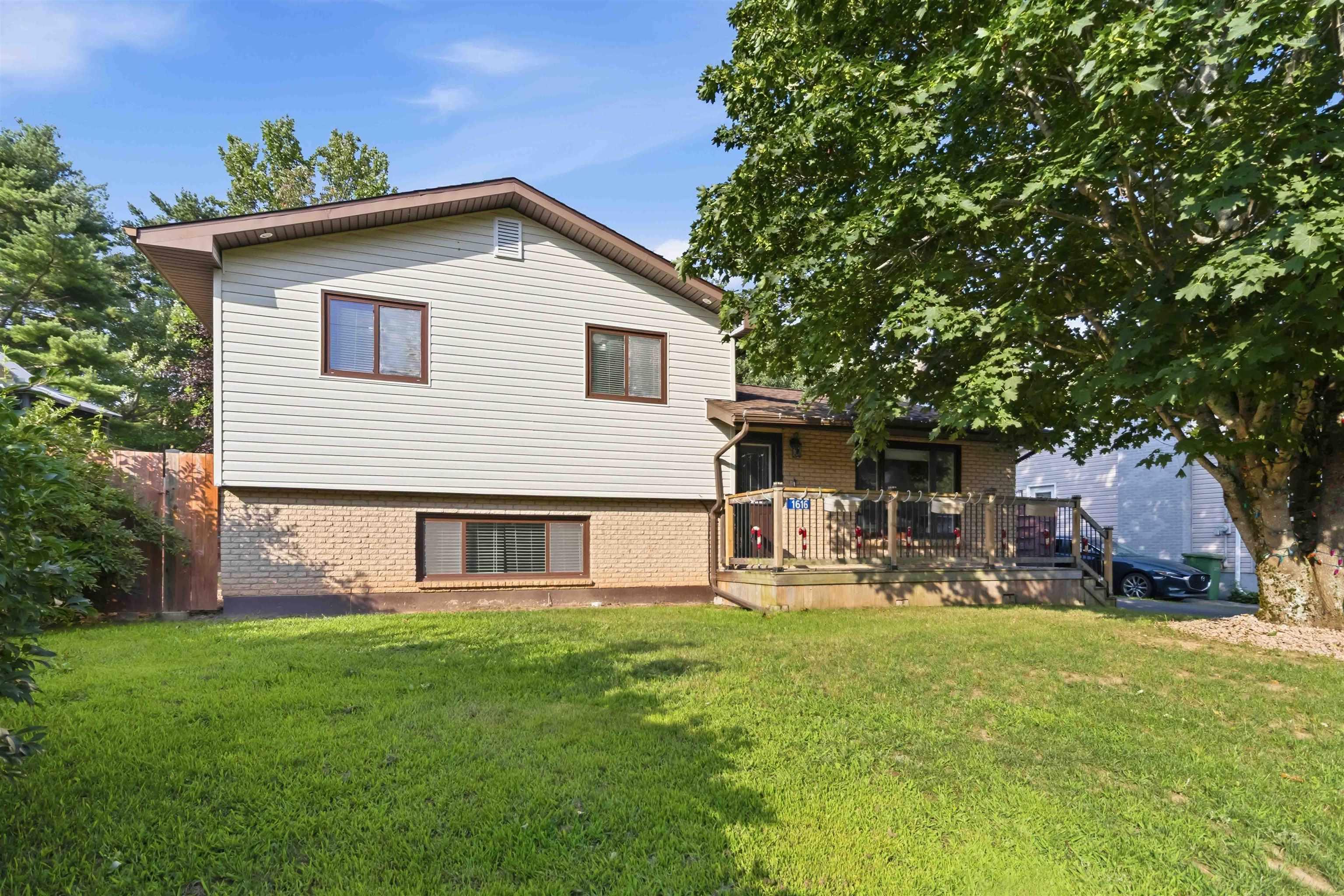 Thumbnail image for 1616 Riverside Drive MLS<sup>®</sup> 202620229