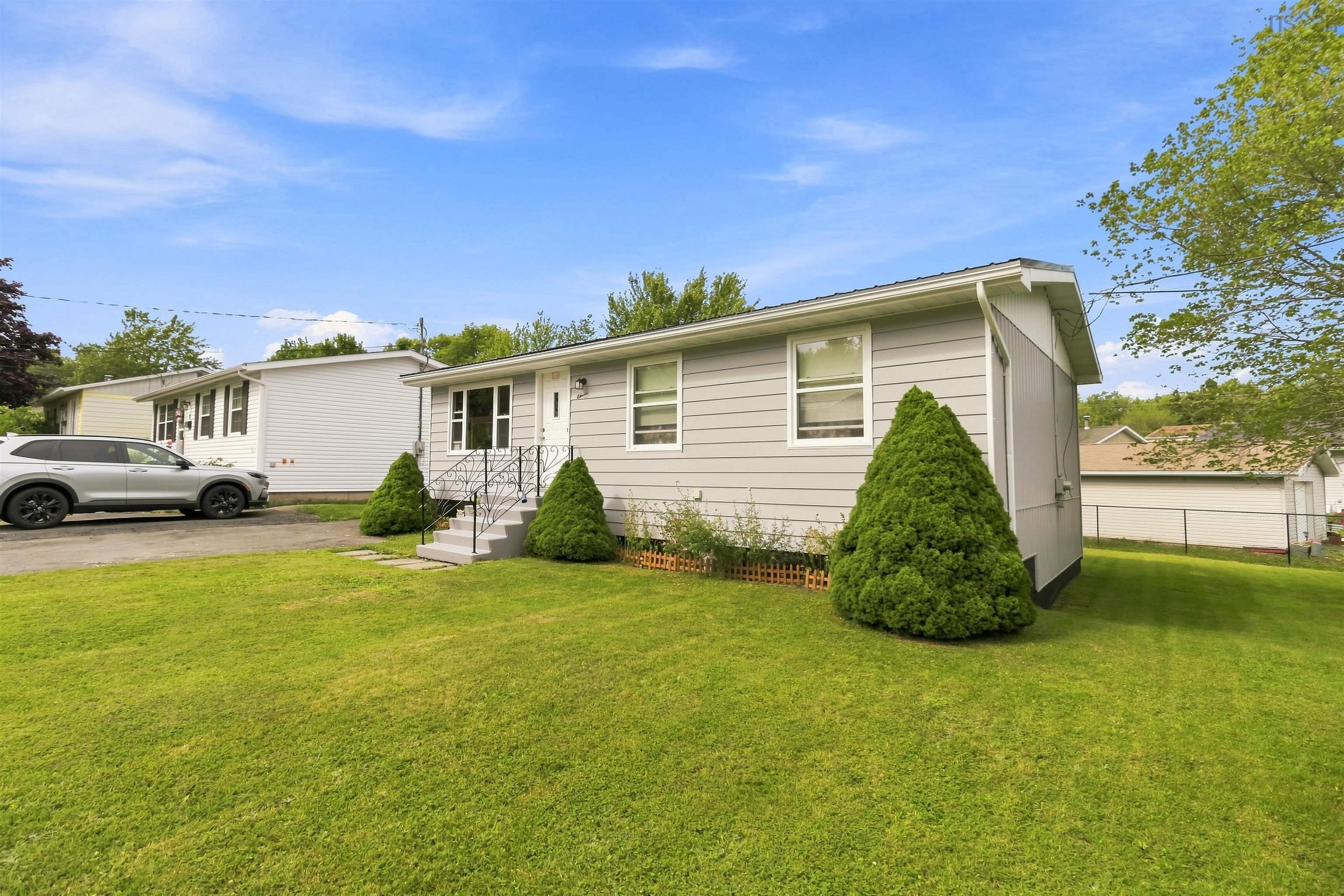 Thumbnail image for 11 Savona Court MLS<sup>®</sup> 202620438