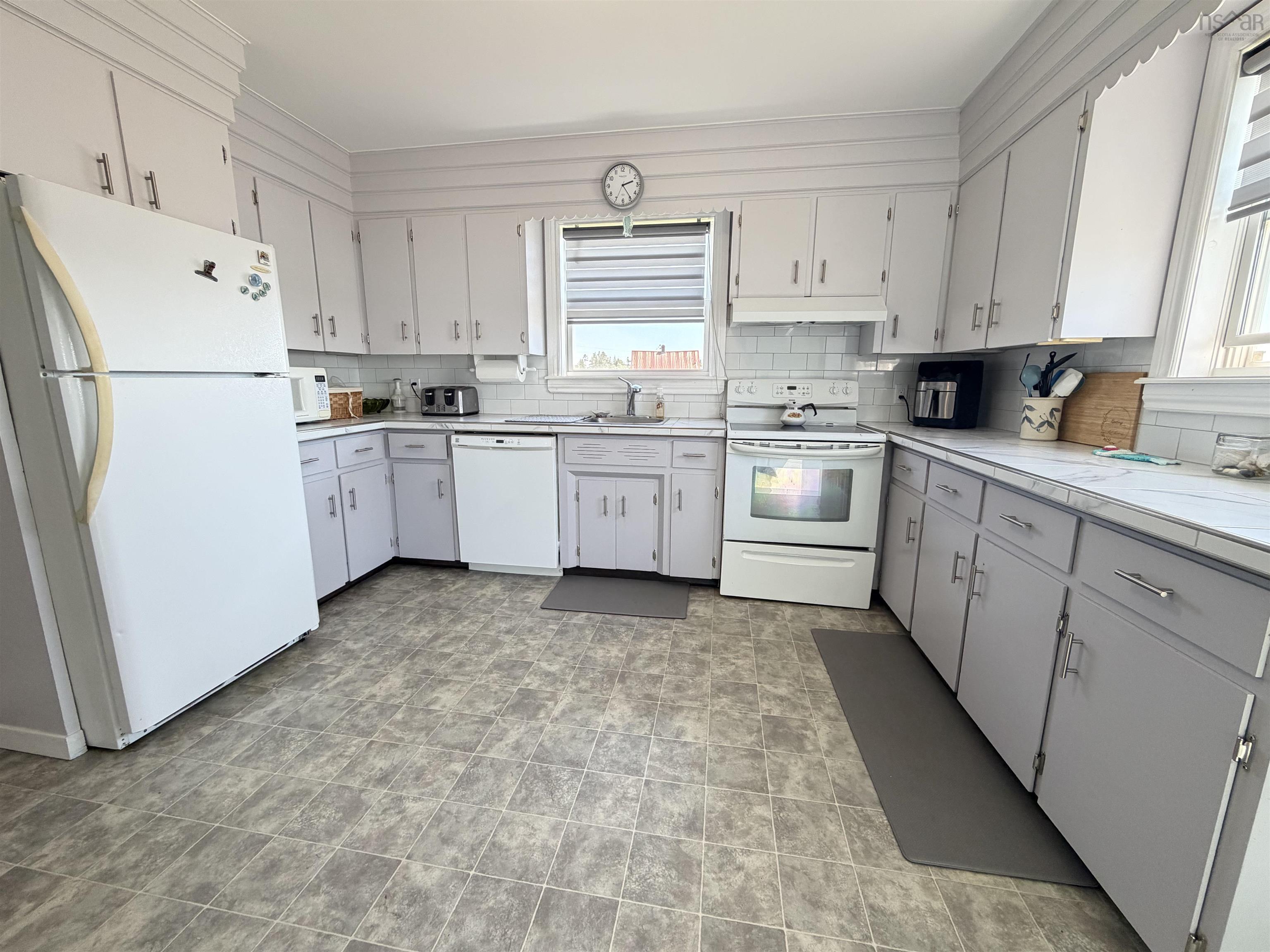 View image 18
