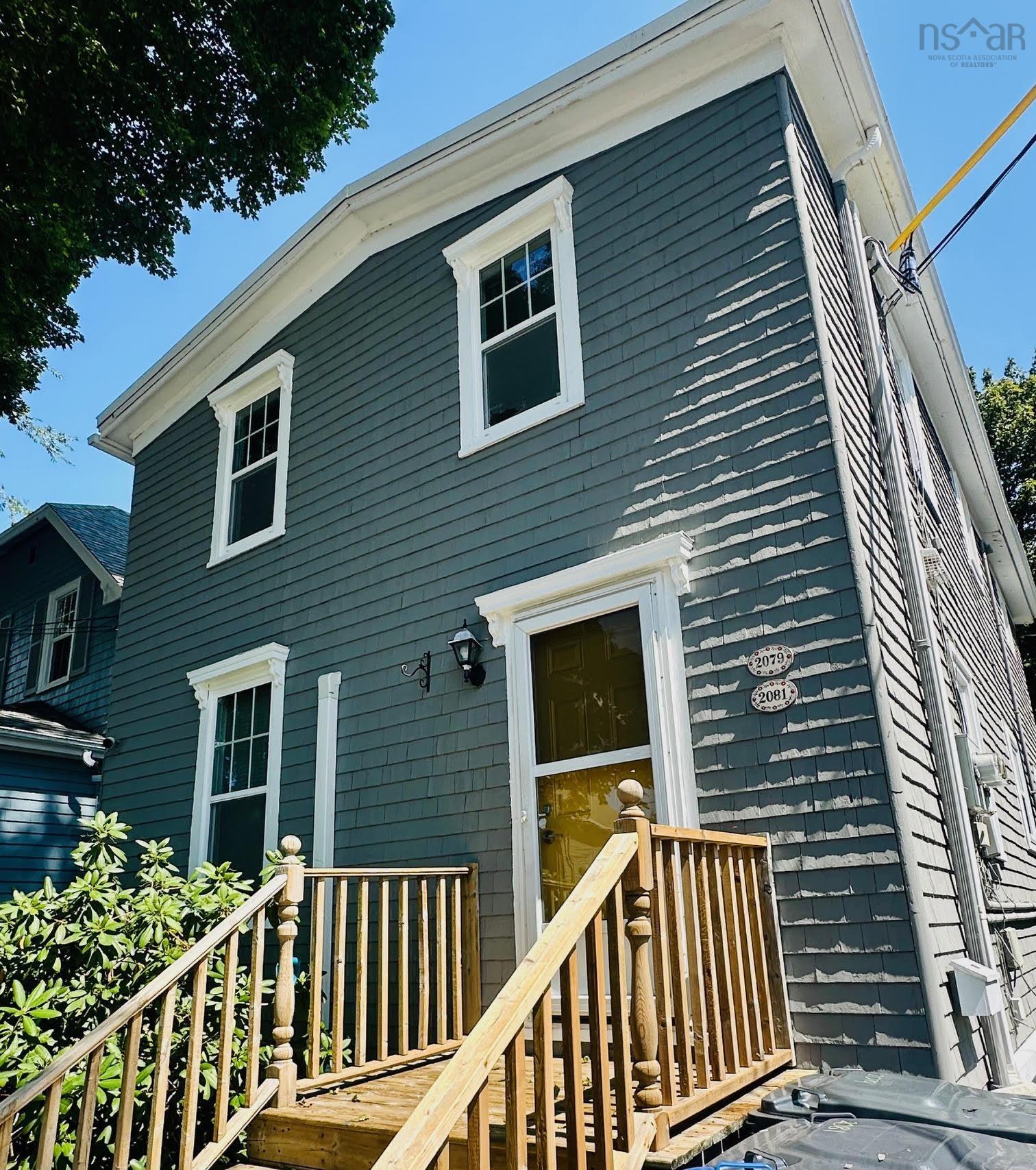 Thumbnail image for 2079 & 2081 Poplar Street MLS<sup>®</sup> 202620704